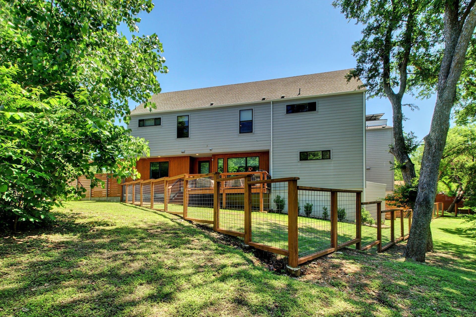 4006 Airport BLVD # 18