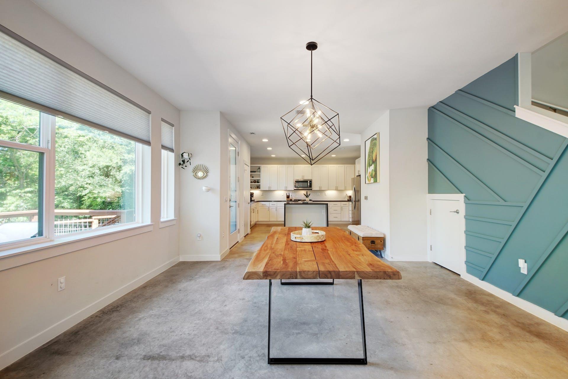 4006 Airport BLVD # 18