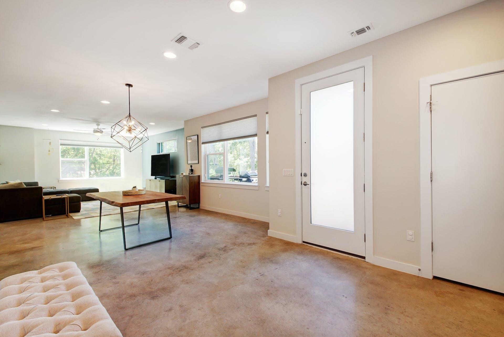 4006 Airport BLVD # 18