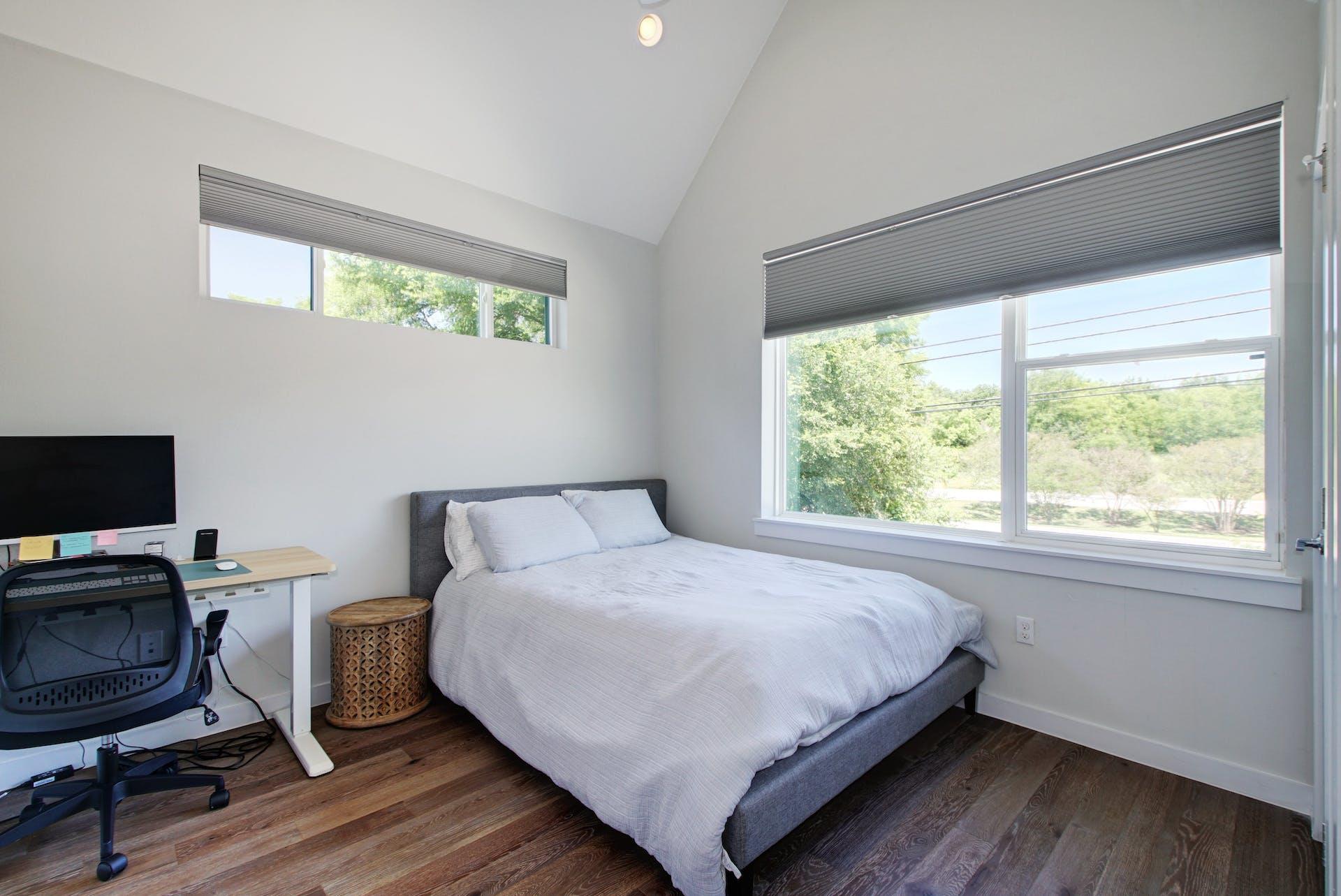 4006 Airport BLVD # 18