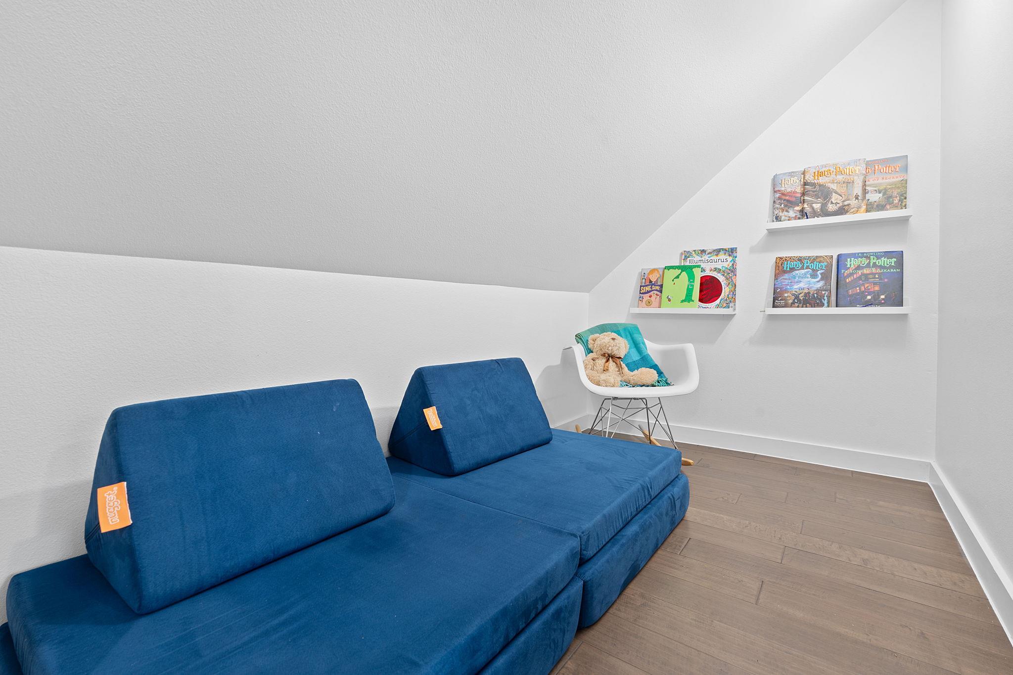 3001 Del Curto RD # 10