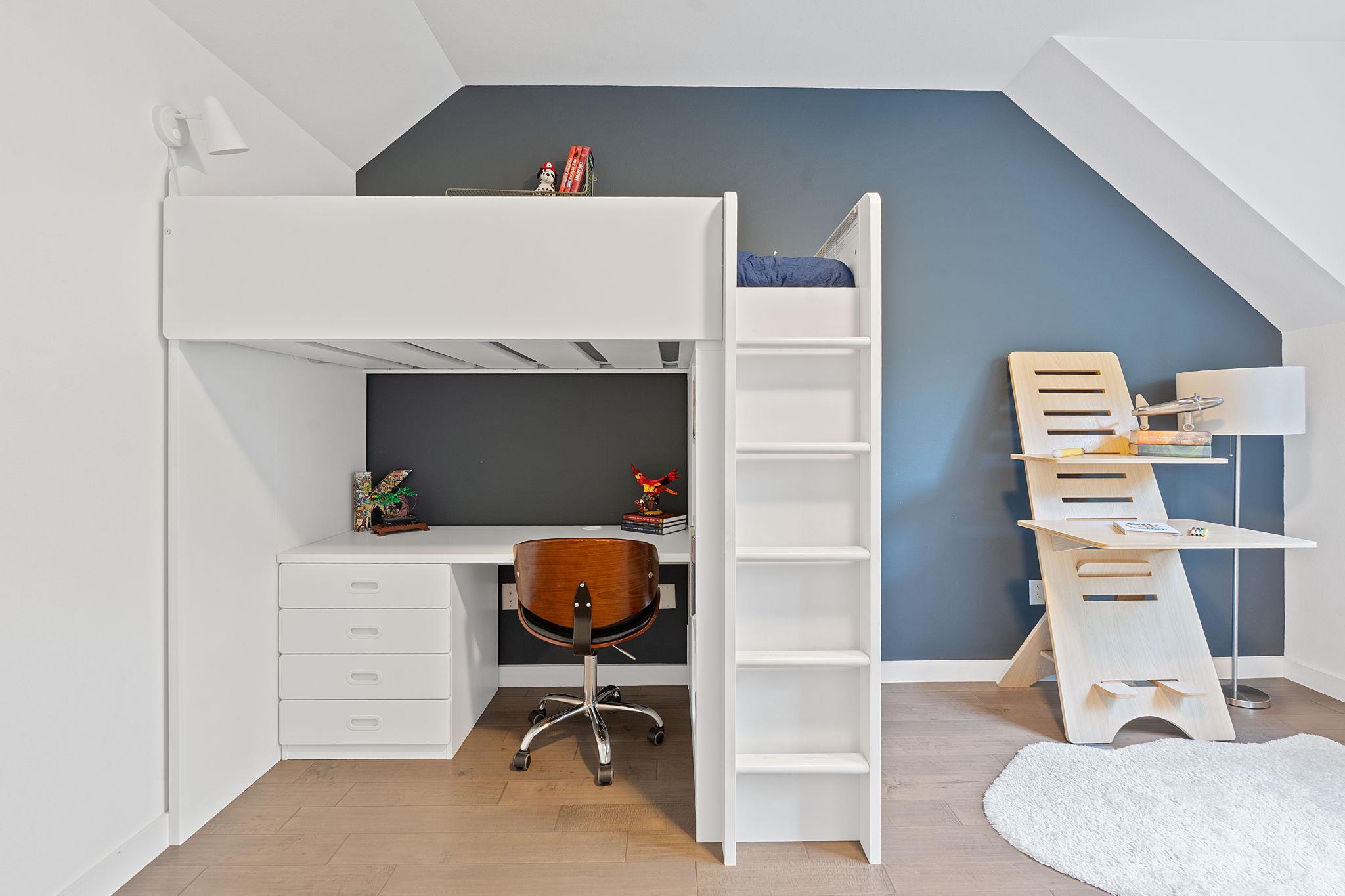 3001 Del Curto RD # 10