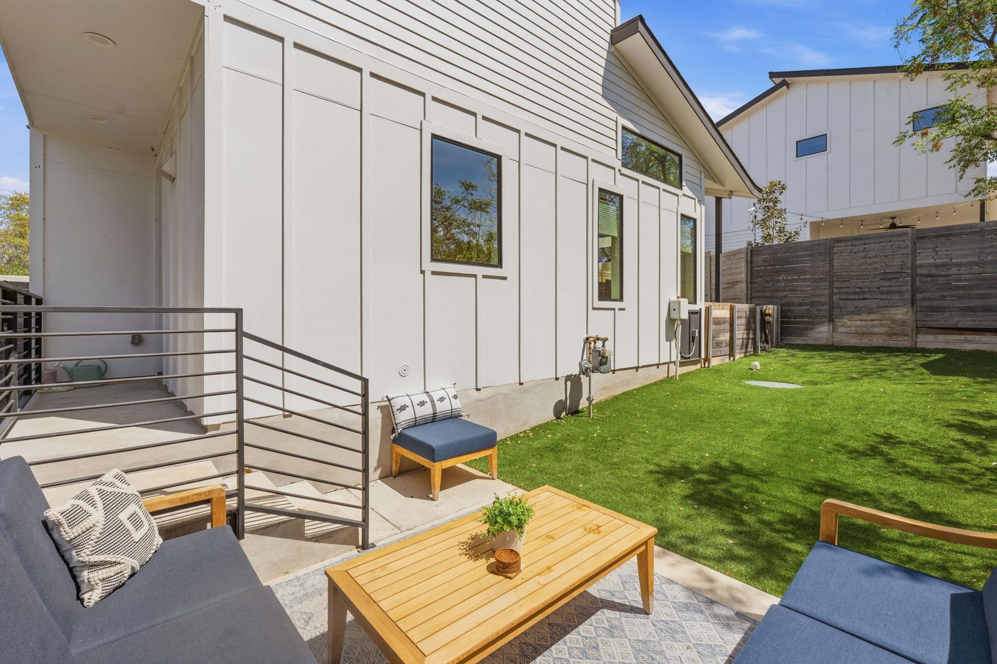 1168 Ridgeway DR # 2