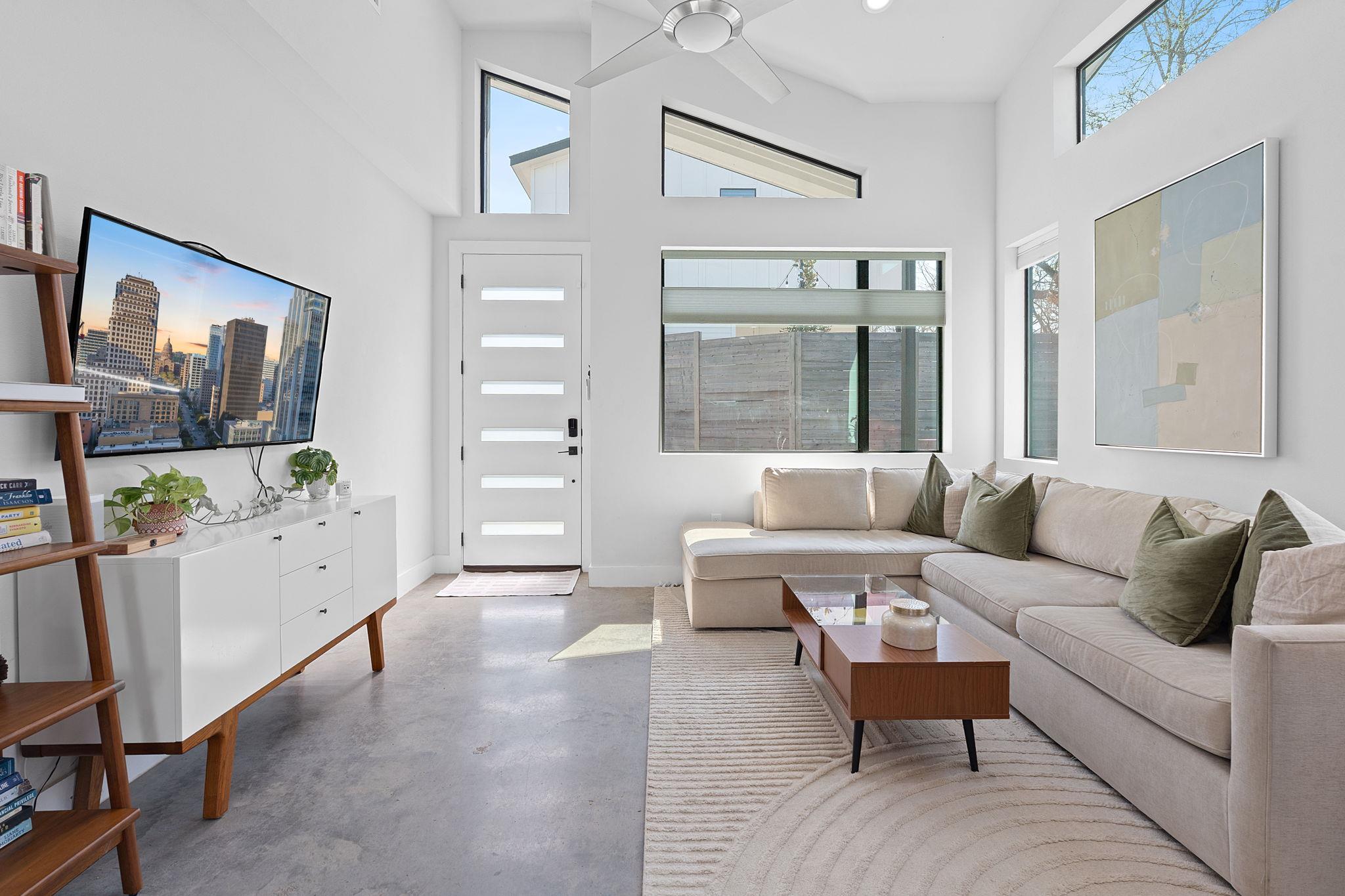 1168 Ridgeway DR # 2