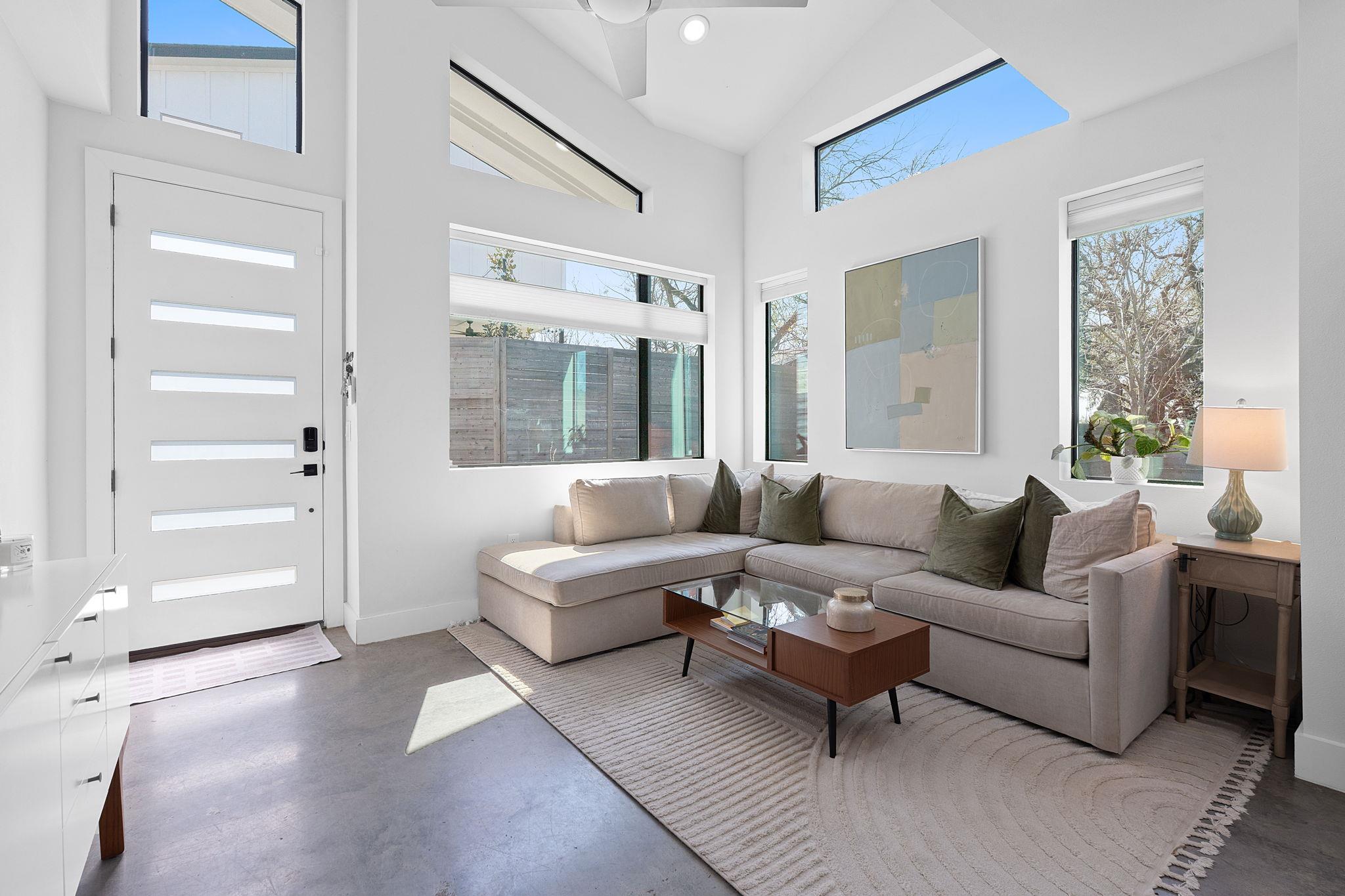 1168 Ridgeway DR # 2