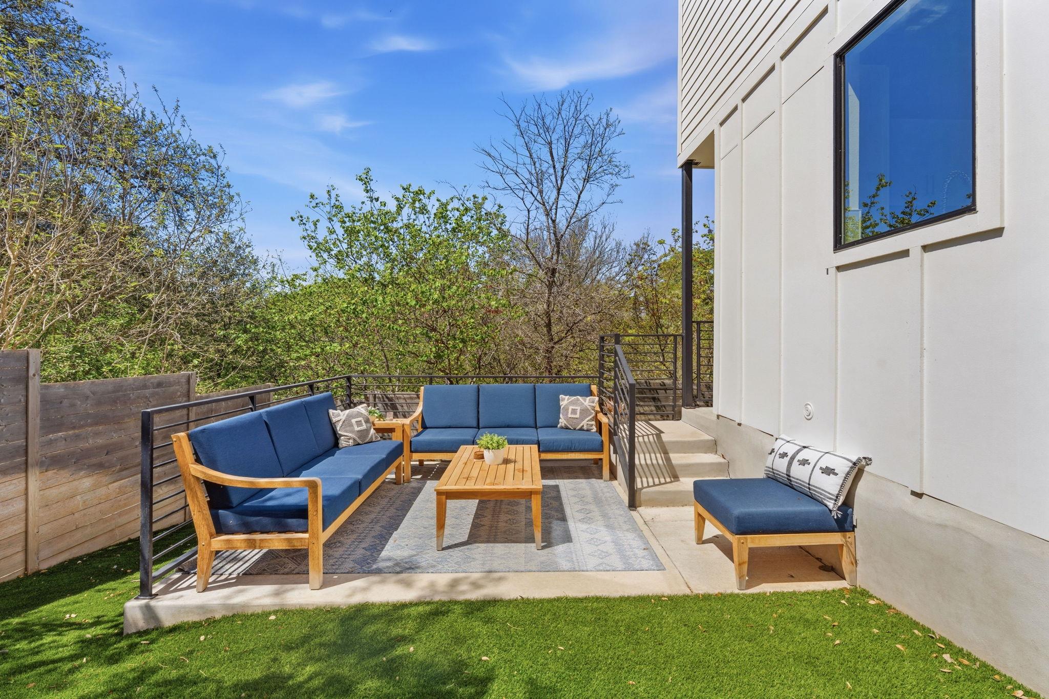 1168 Ridgeway DR # 2