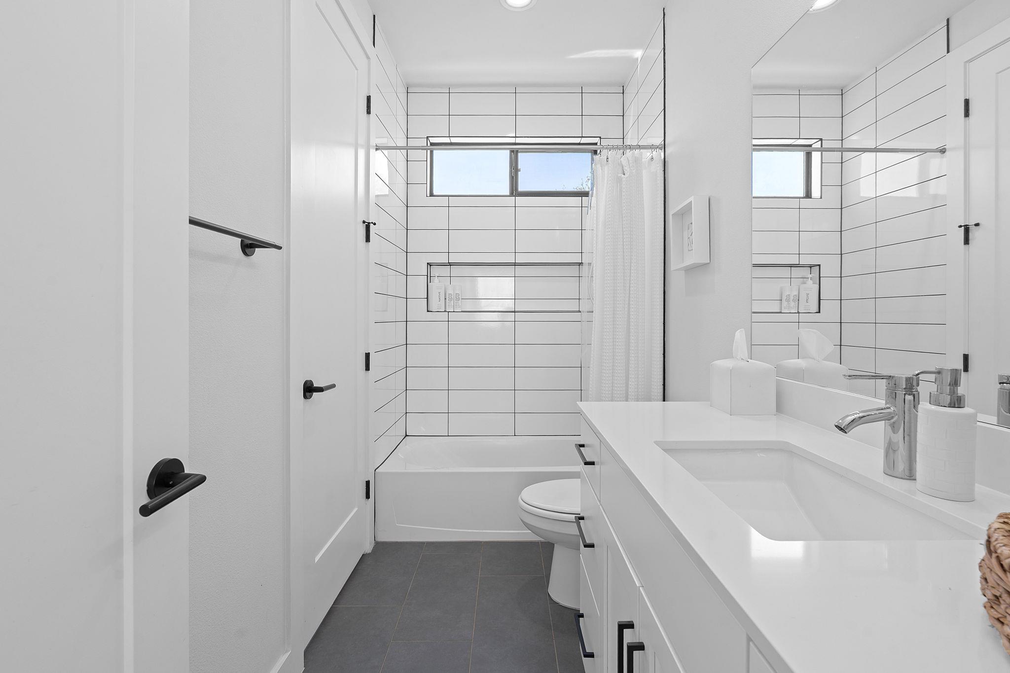 1168 Ridgeway DR # 2