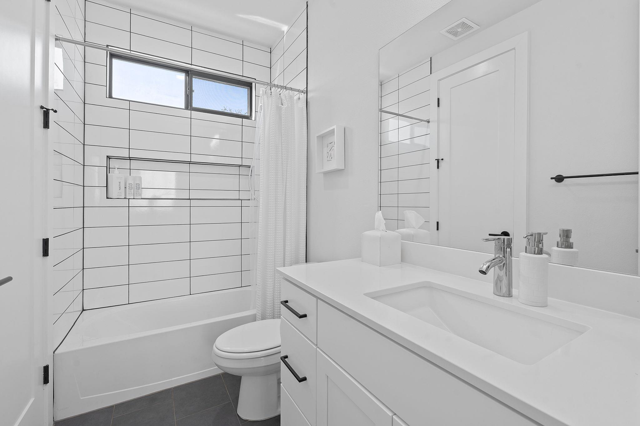 1168 Ridgeway DR # 2