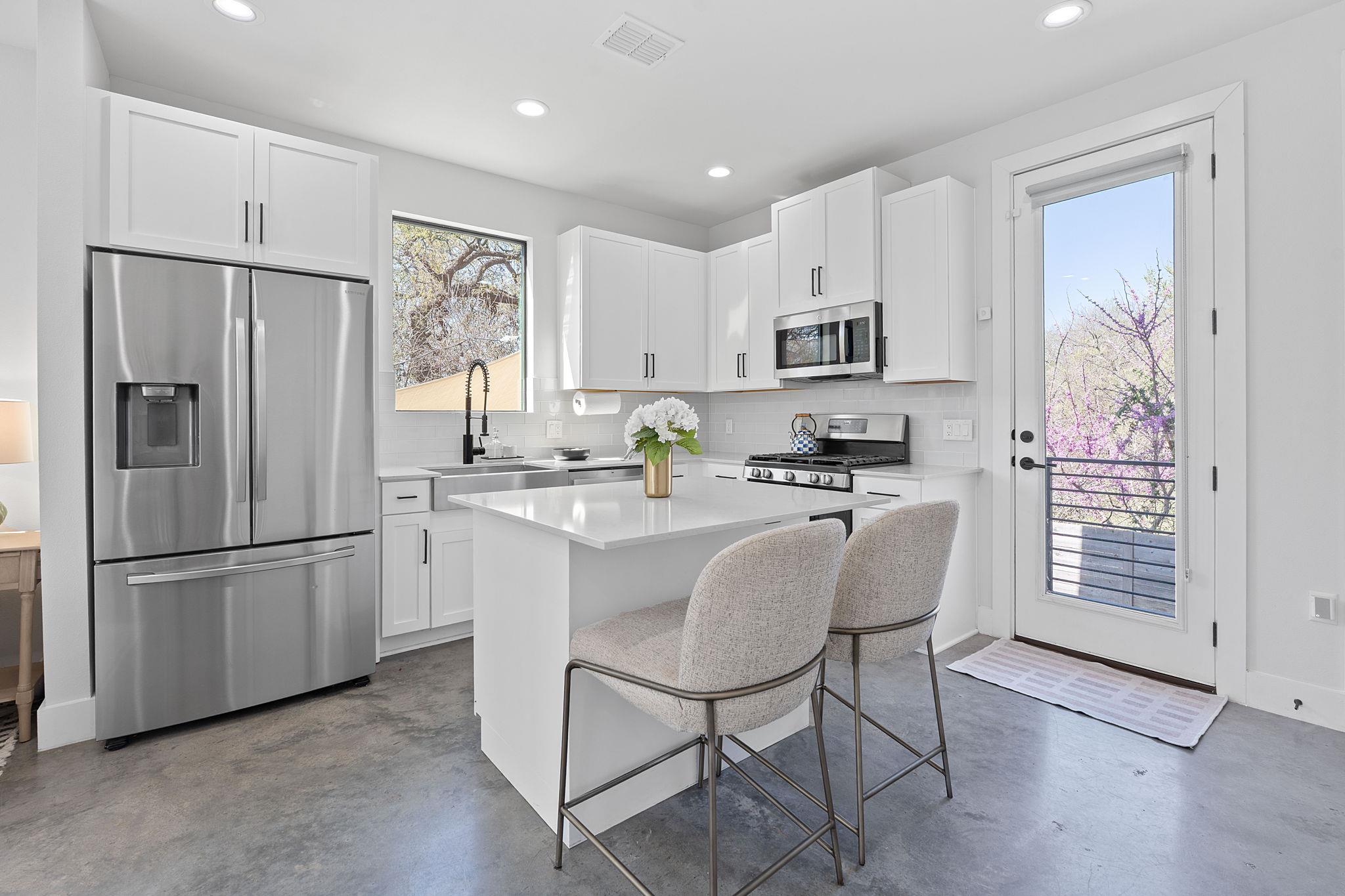 1168 Ridgeway DR # 2