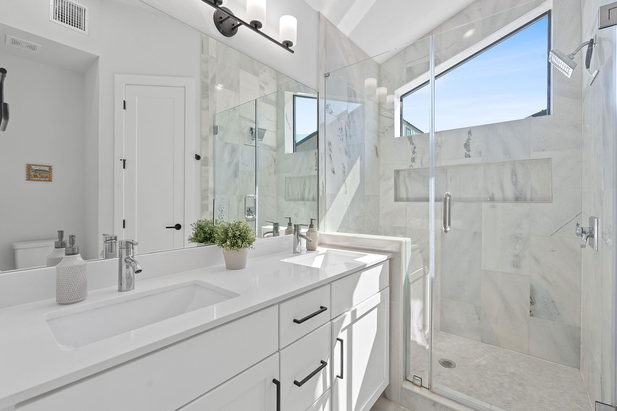 1168 Ridgeway DR # 2