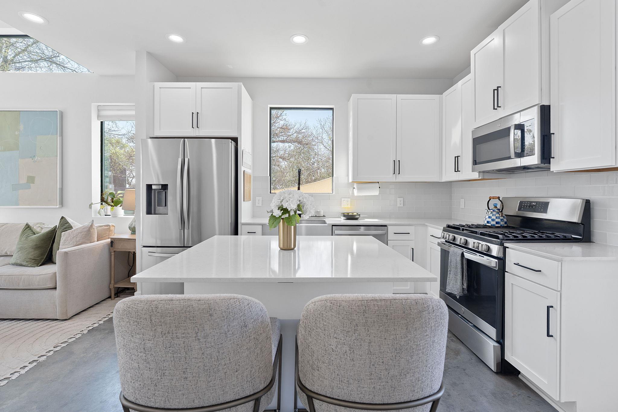 1168 Ridgeway DR # 2