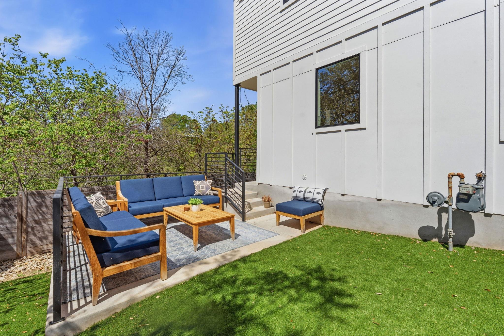 1168 Ridgeway DR # 2