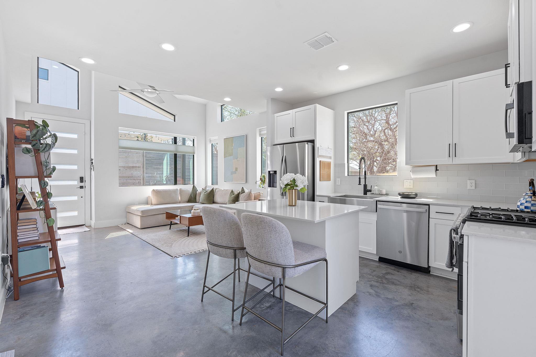 1168 Ridgeway DR # 2