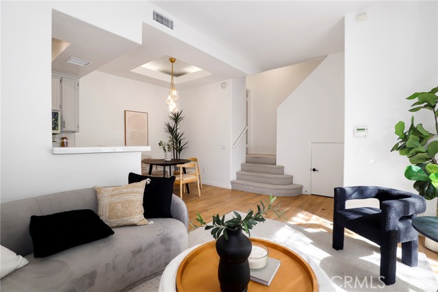 4201 Radford AVE Unit: 3