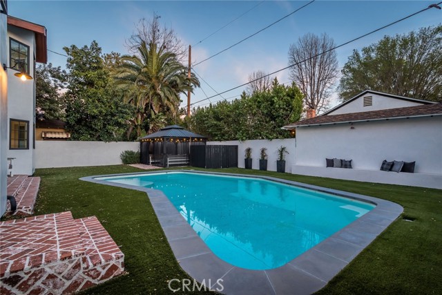 12664 Sarah St