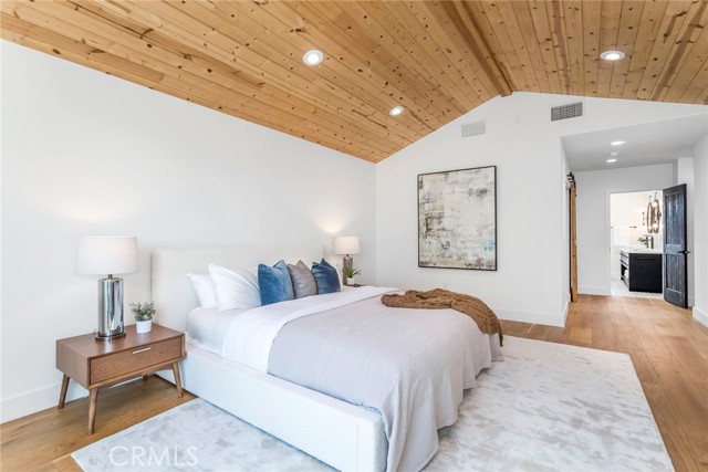 12664 Sarah St