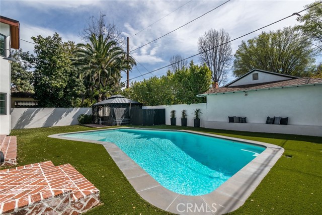 12664 Sarah St