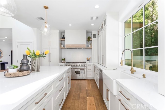 12664 Sarah St