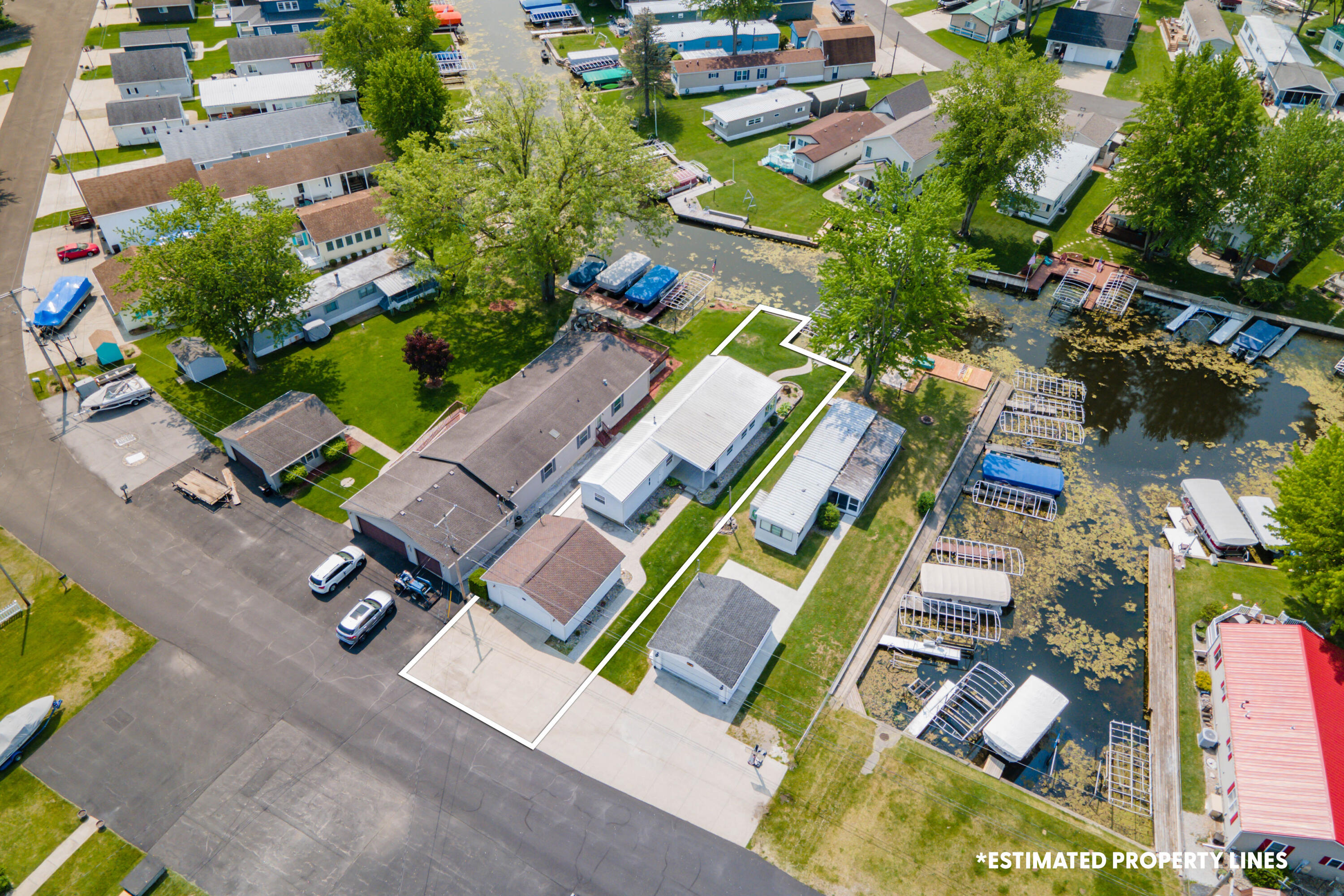 483 Maple Ln