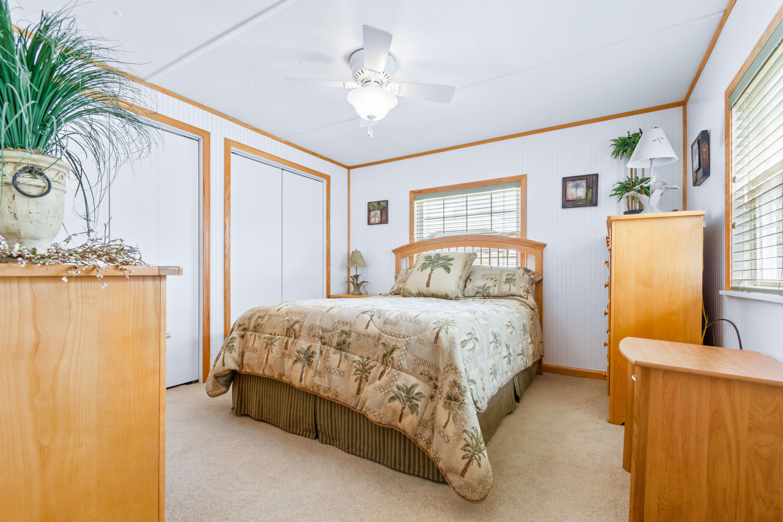 483 Maple Ln