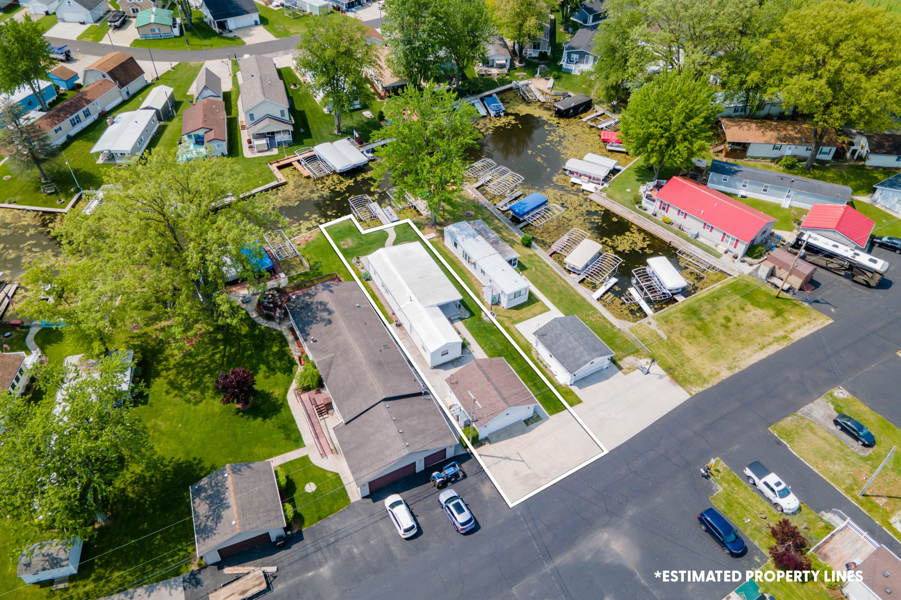 483 Maple Ln