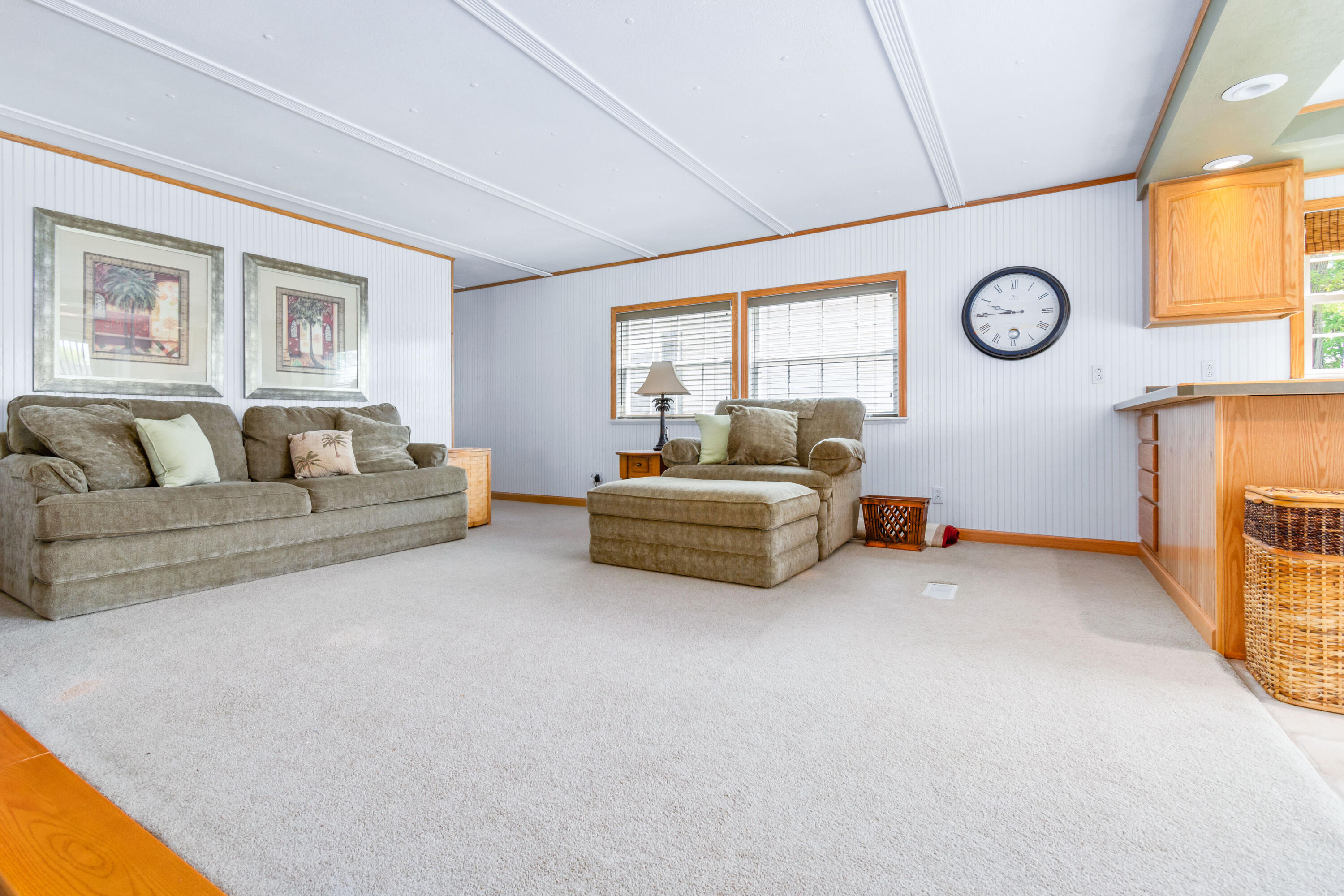 483 Maple Ln