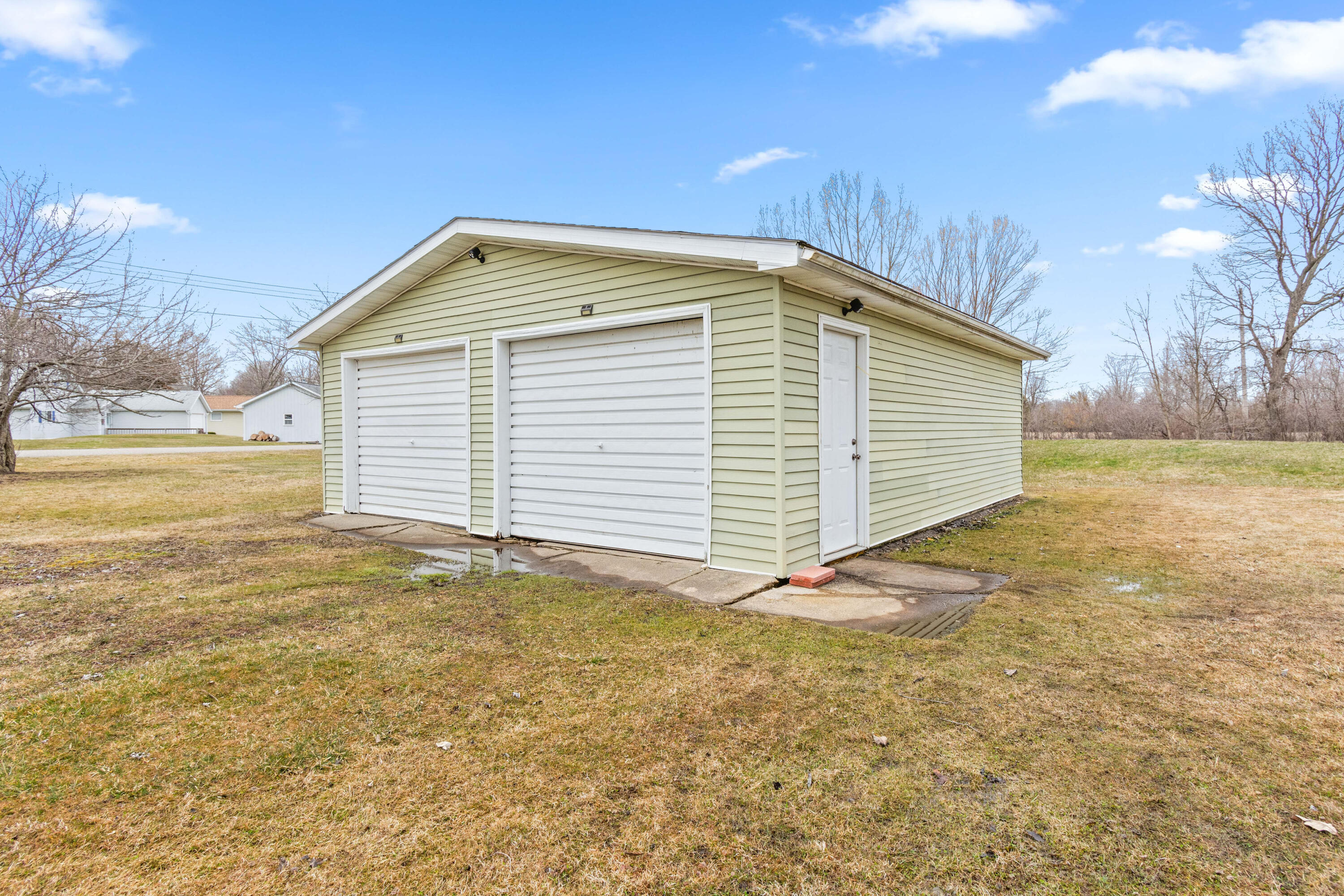 152 Lake Shore Dr.