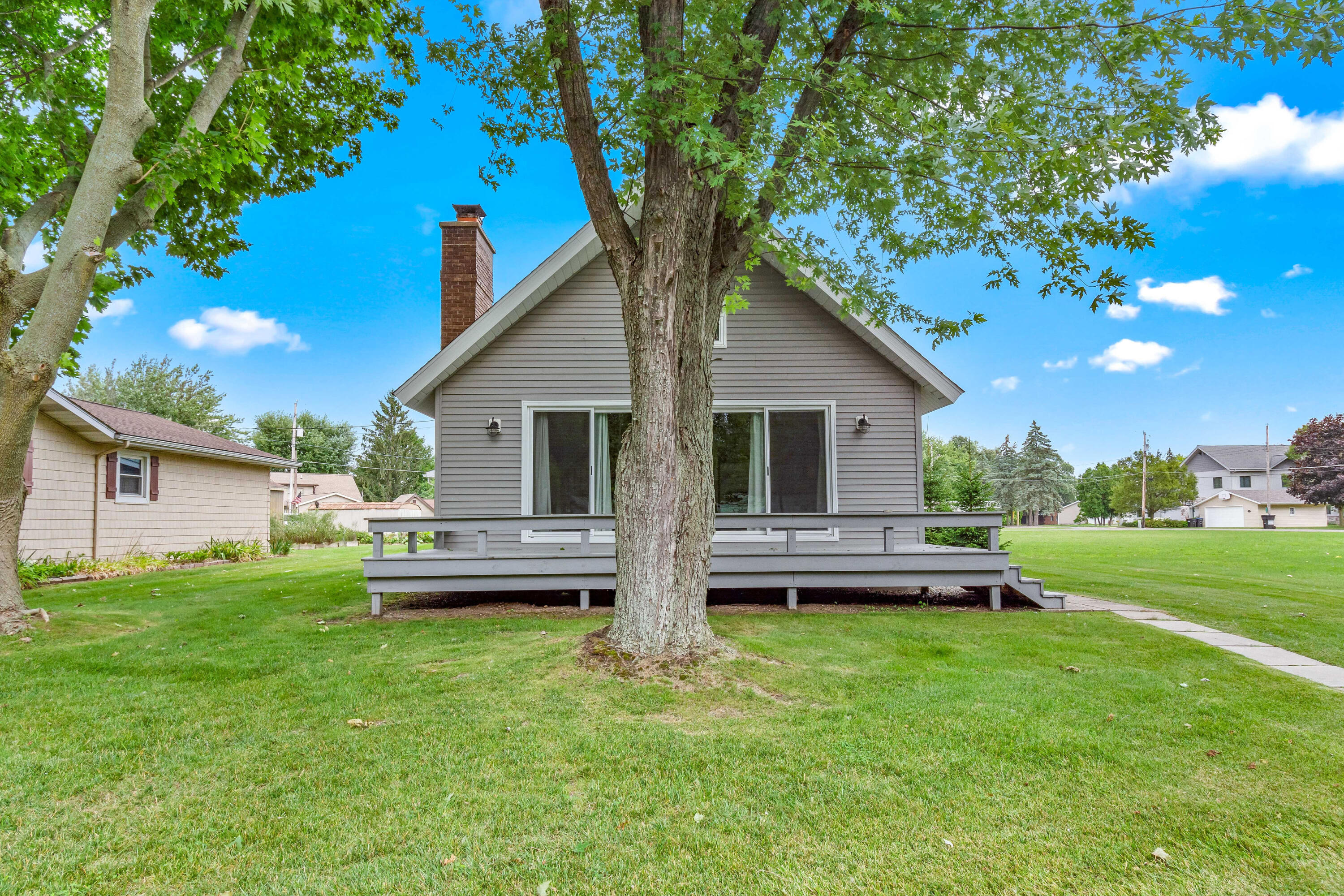 516 Tompkins Drive