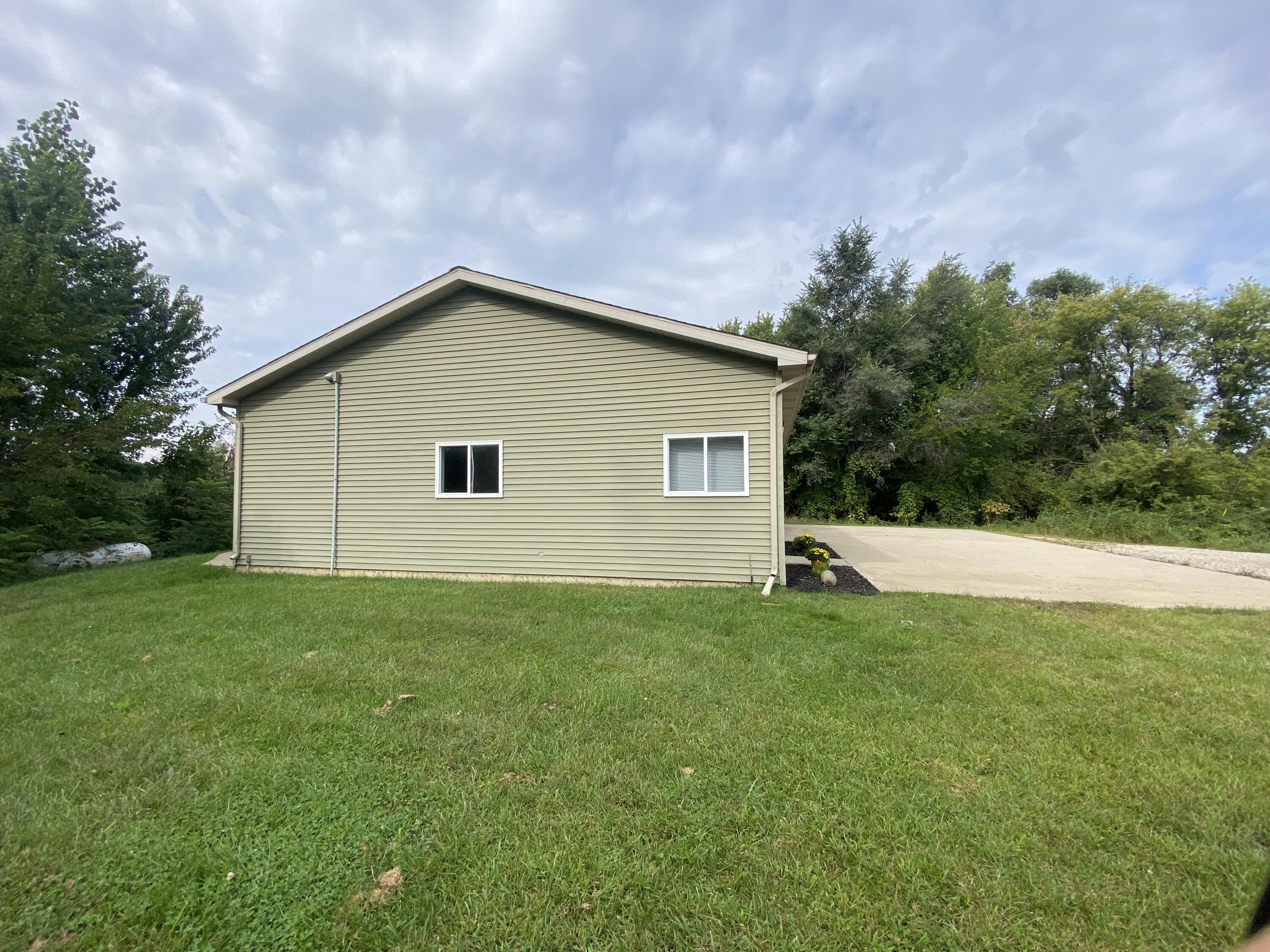 103 E Colon Road
