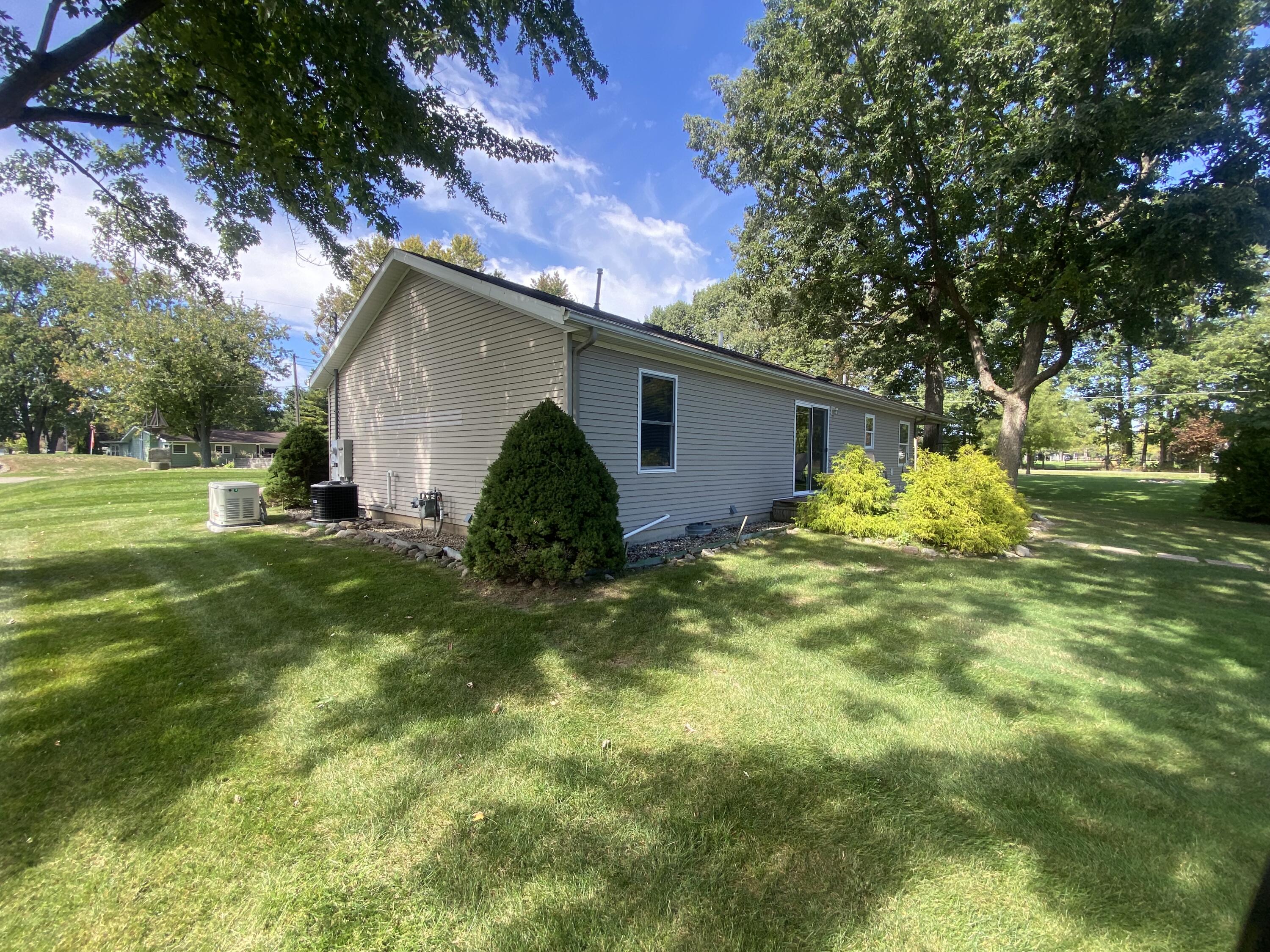 764 Lake Shore Pt.