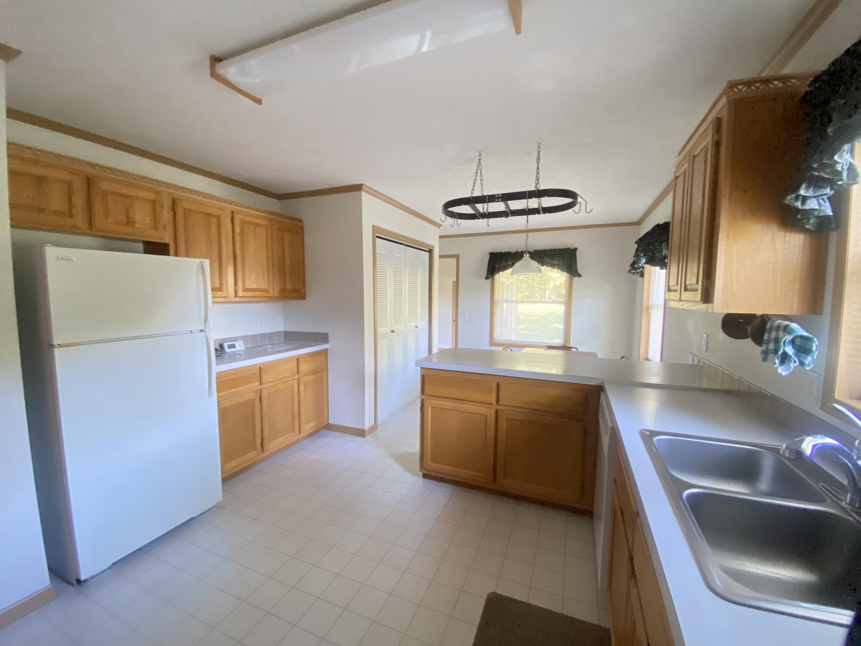 764 Lake Shore Pt.