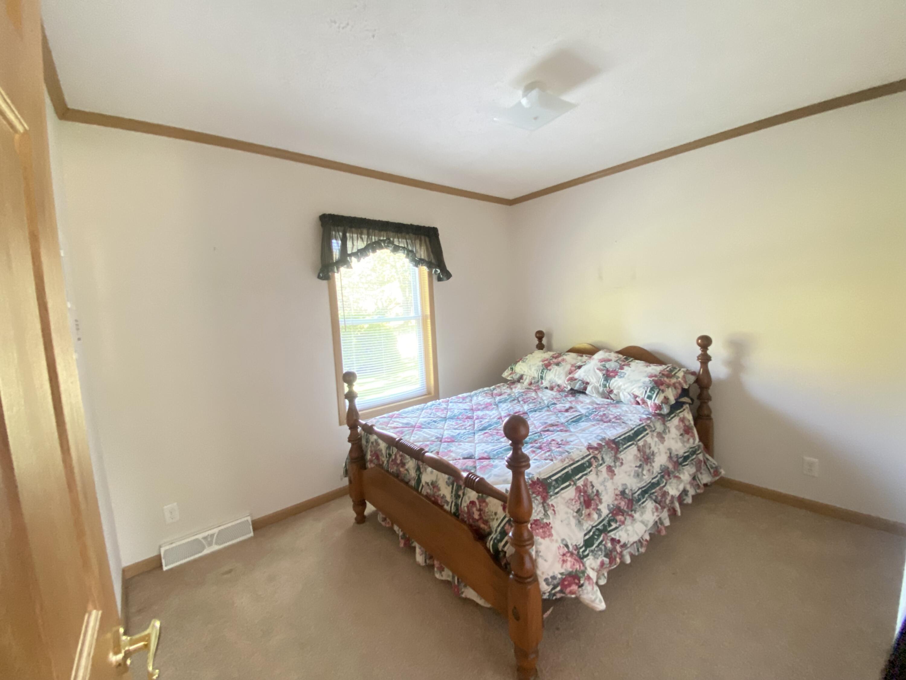 764 Lake Shore Pt.