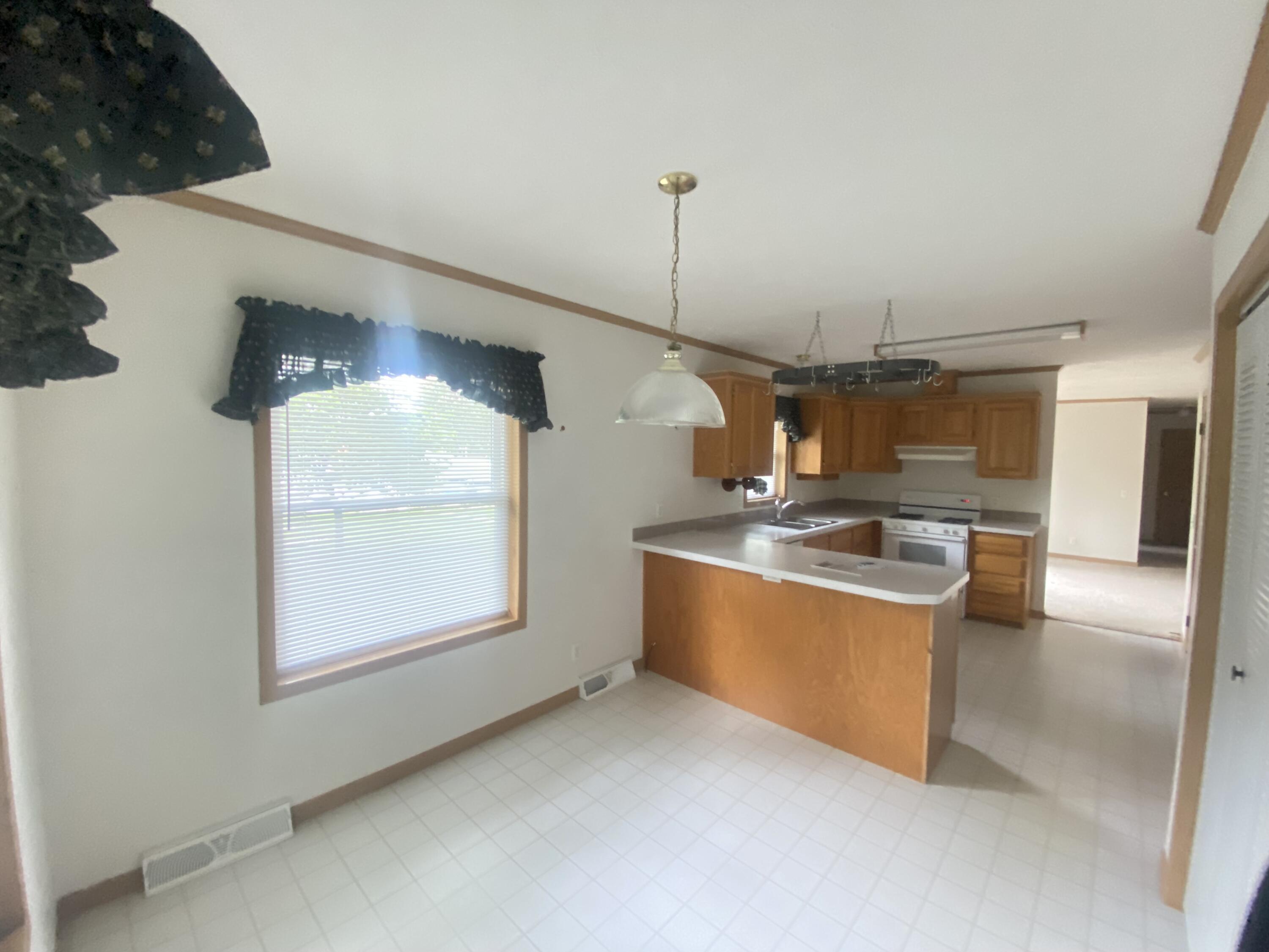 764 Lake Shore Pt.