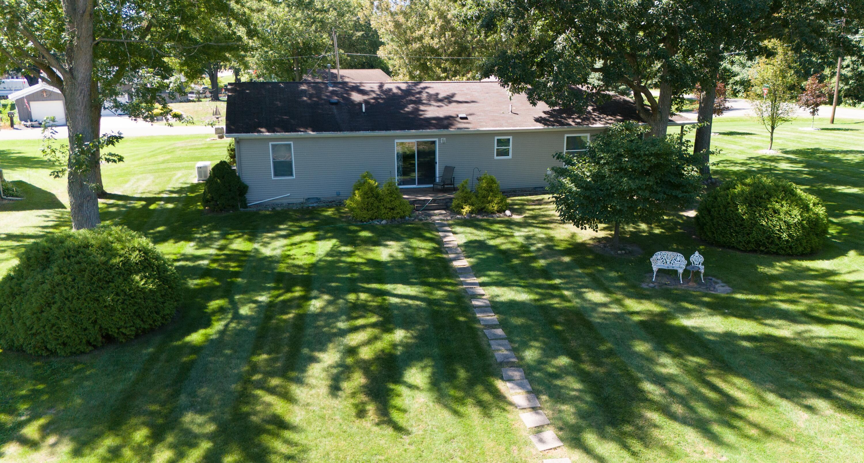 764 Lake Shore Pt.