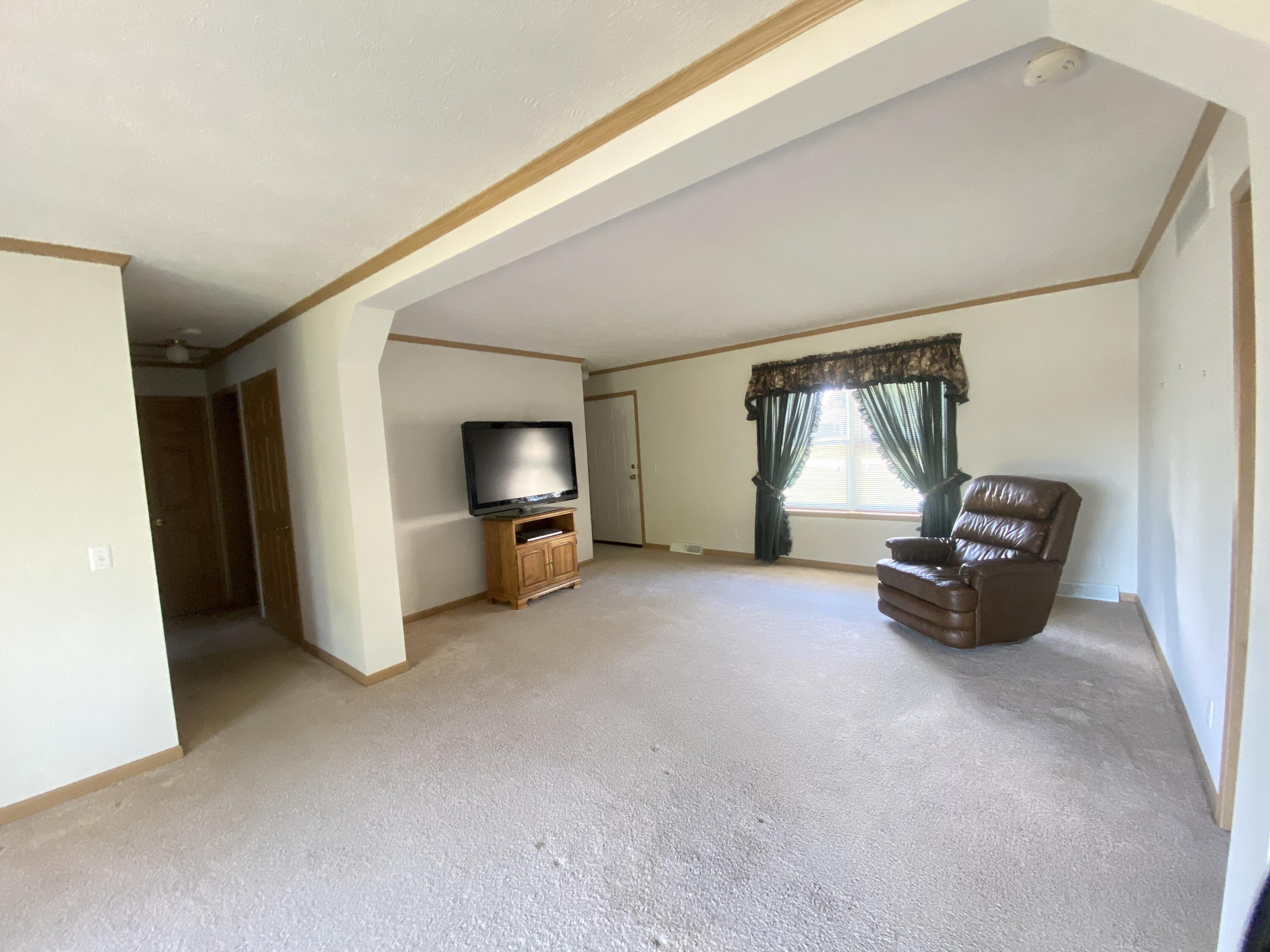 764 Lake Shore Pt.