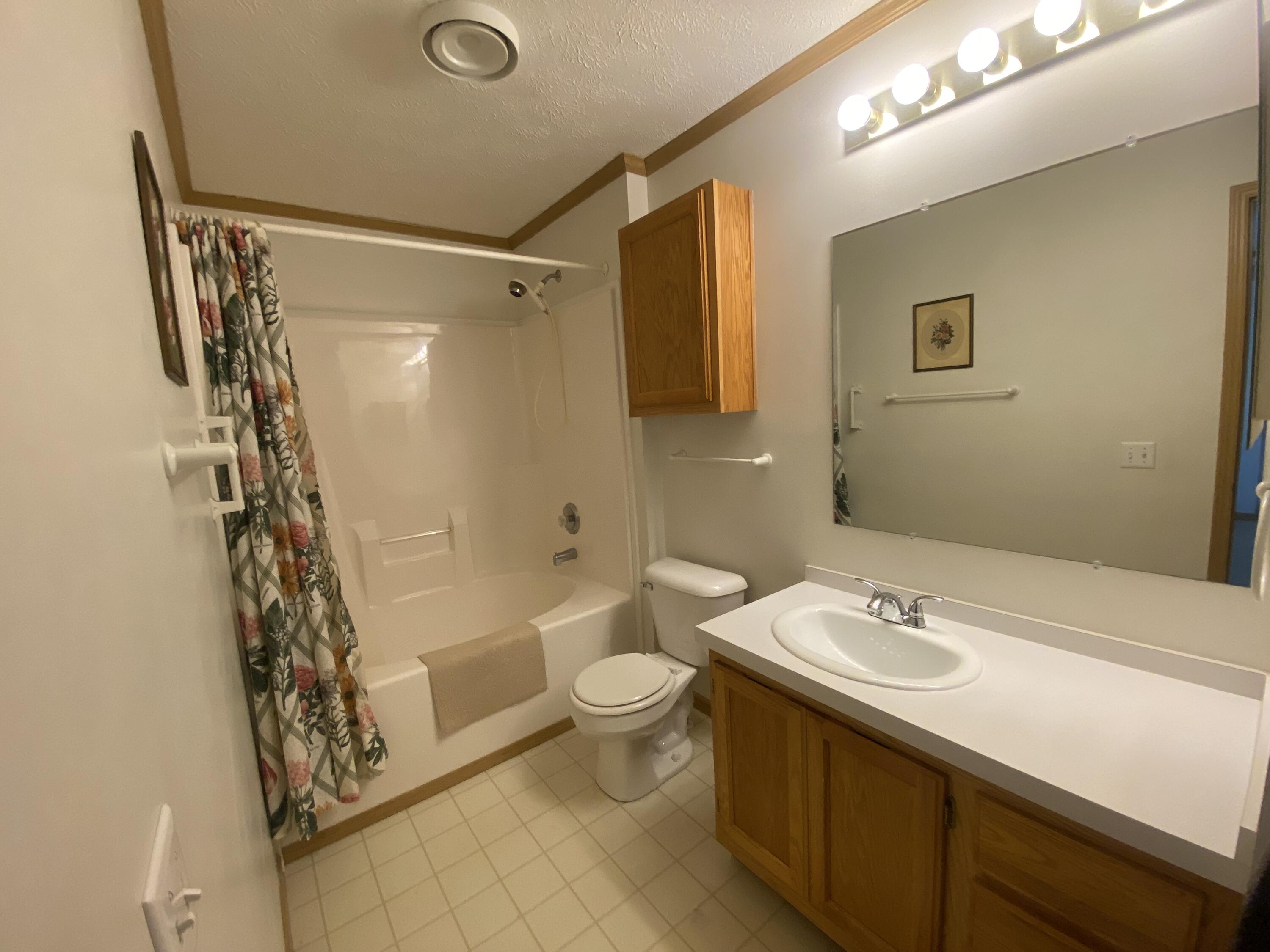 764 Lake Shore Pt.