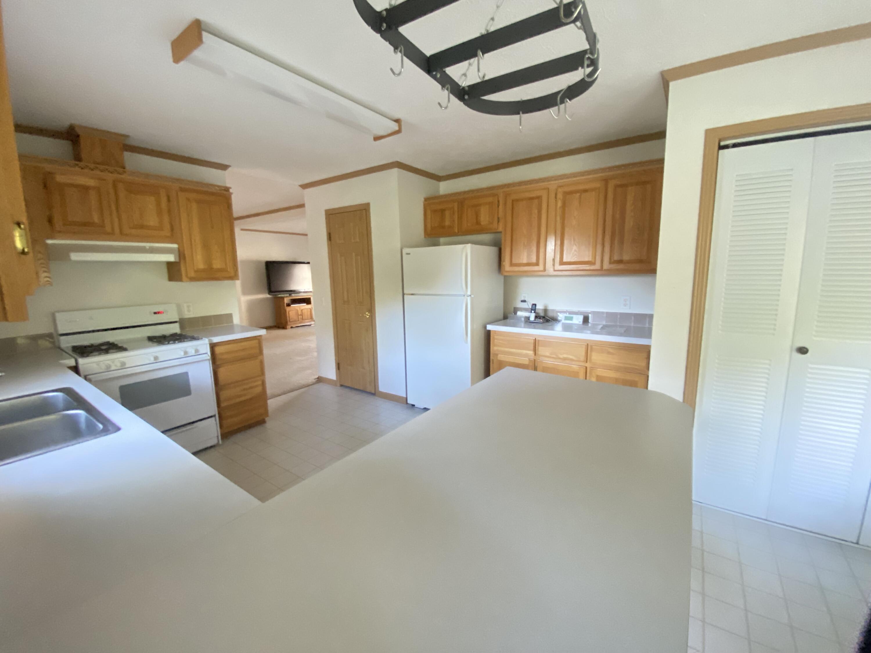 764 Lake Shore Pt.
