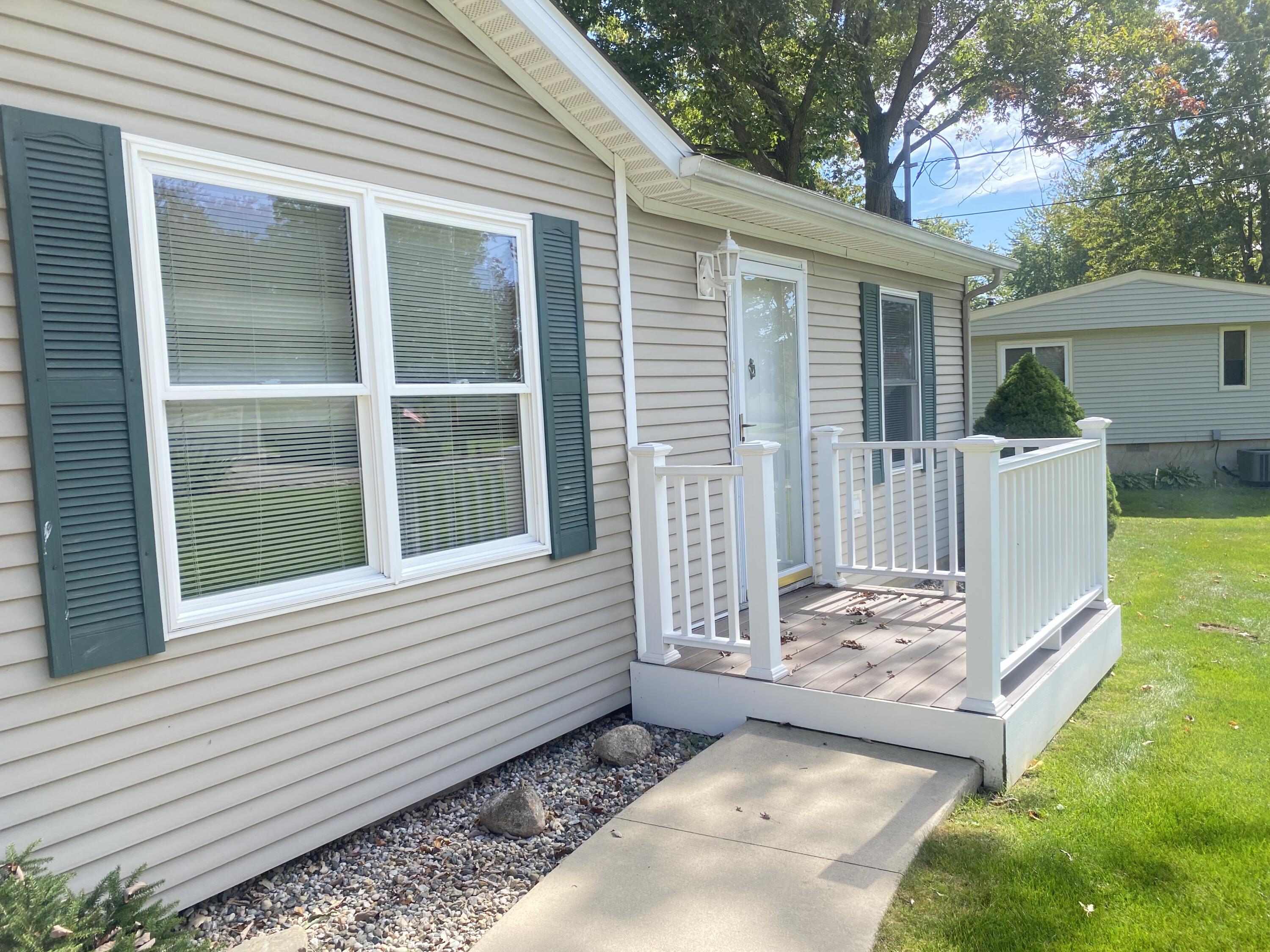 764 Lake Shore Pt.
