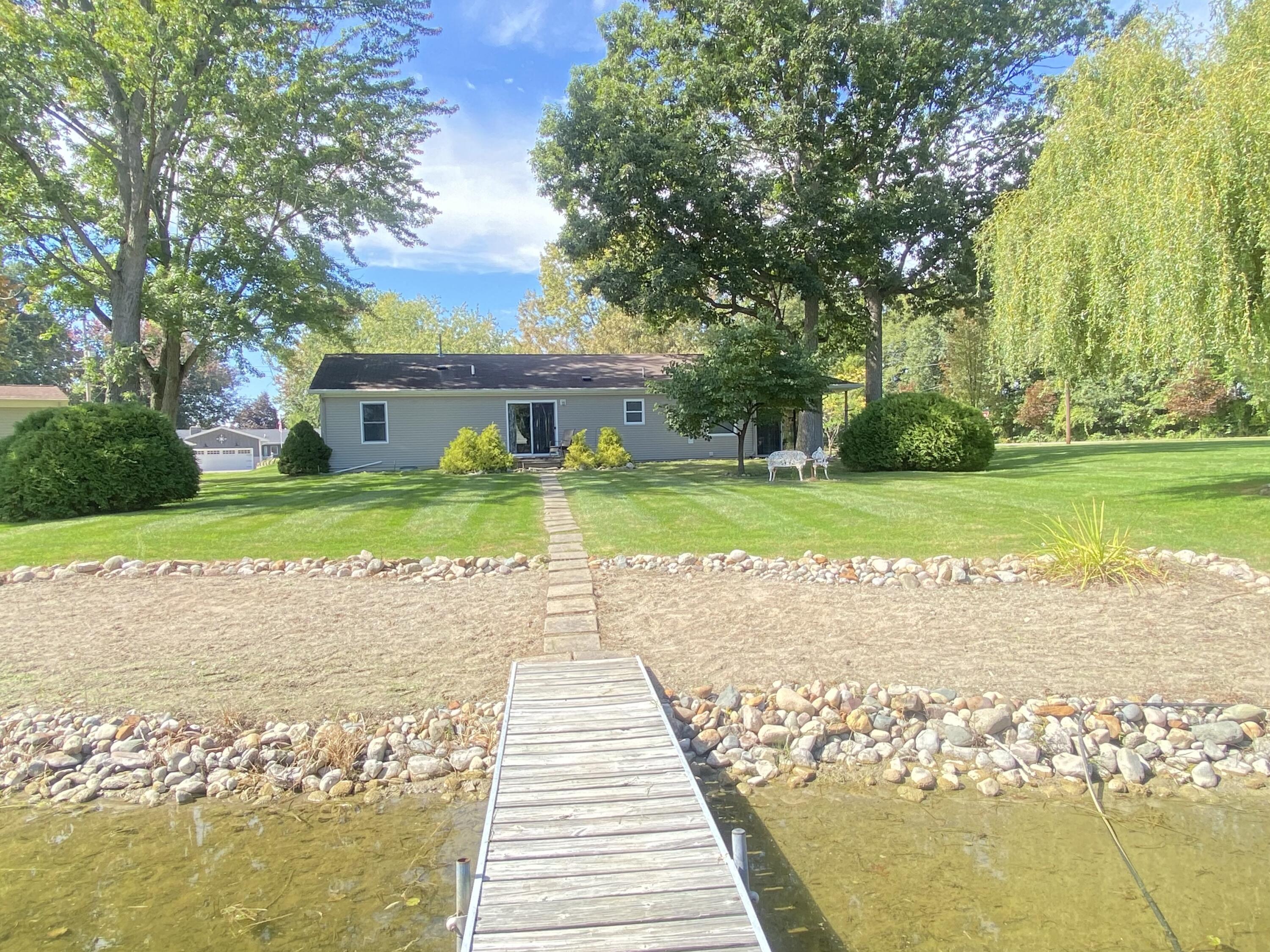 764 Lake Shore Pt.