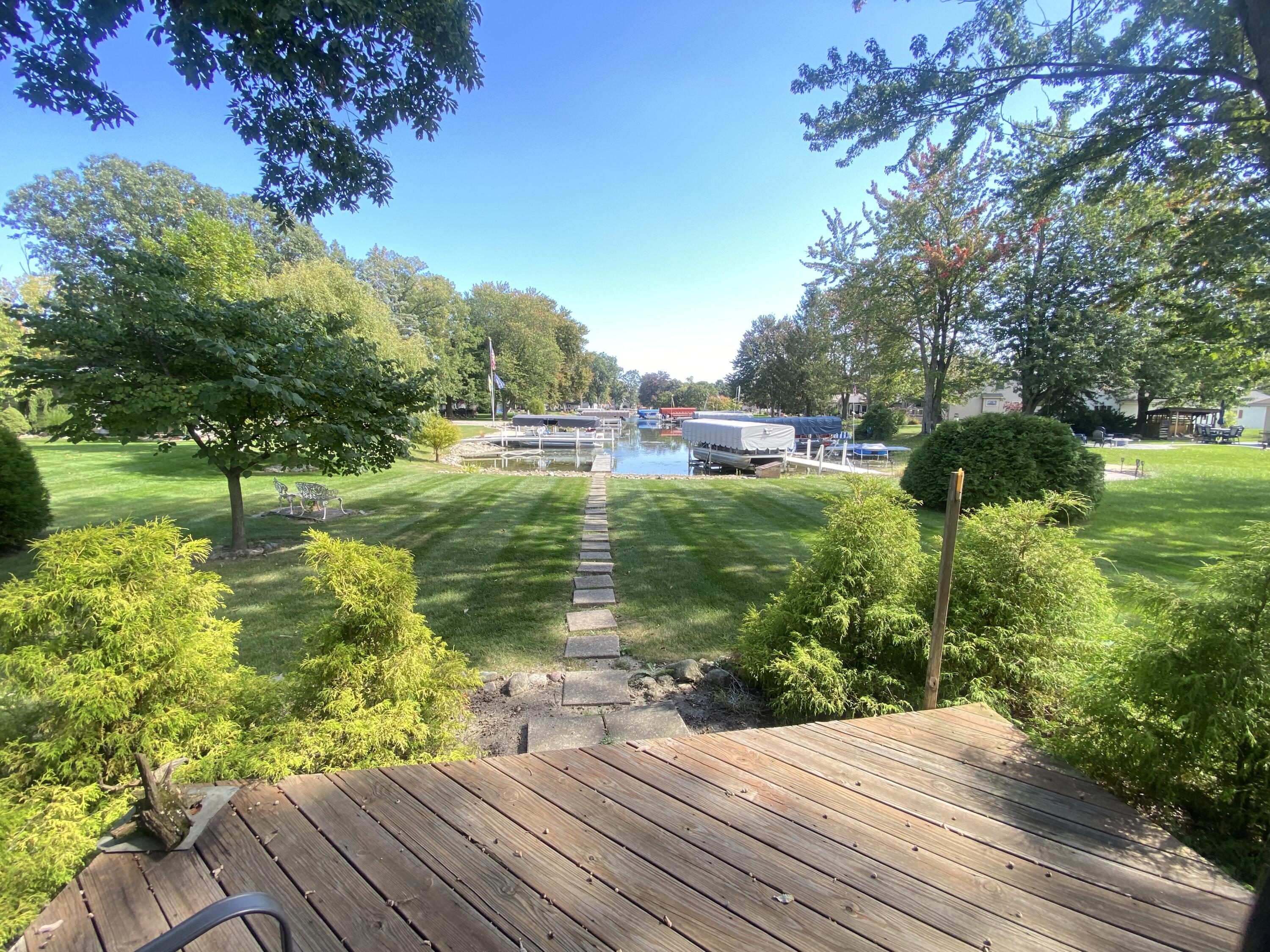 764 Lake Shore Pt.