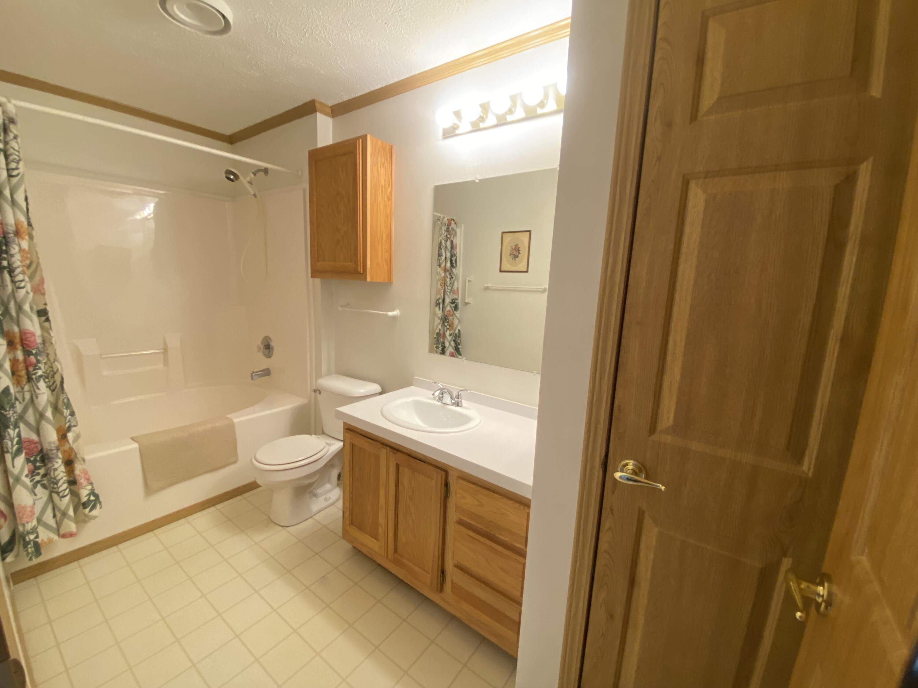 764 Lake Shore Pt.