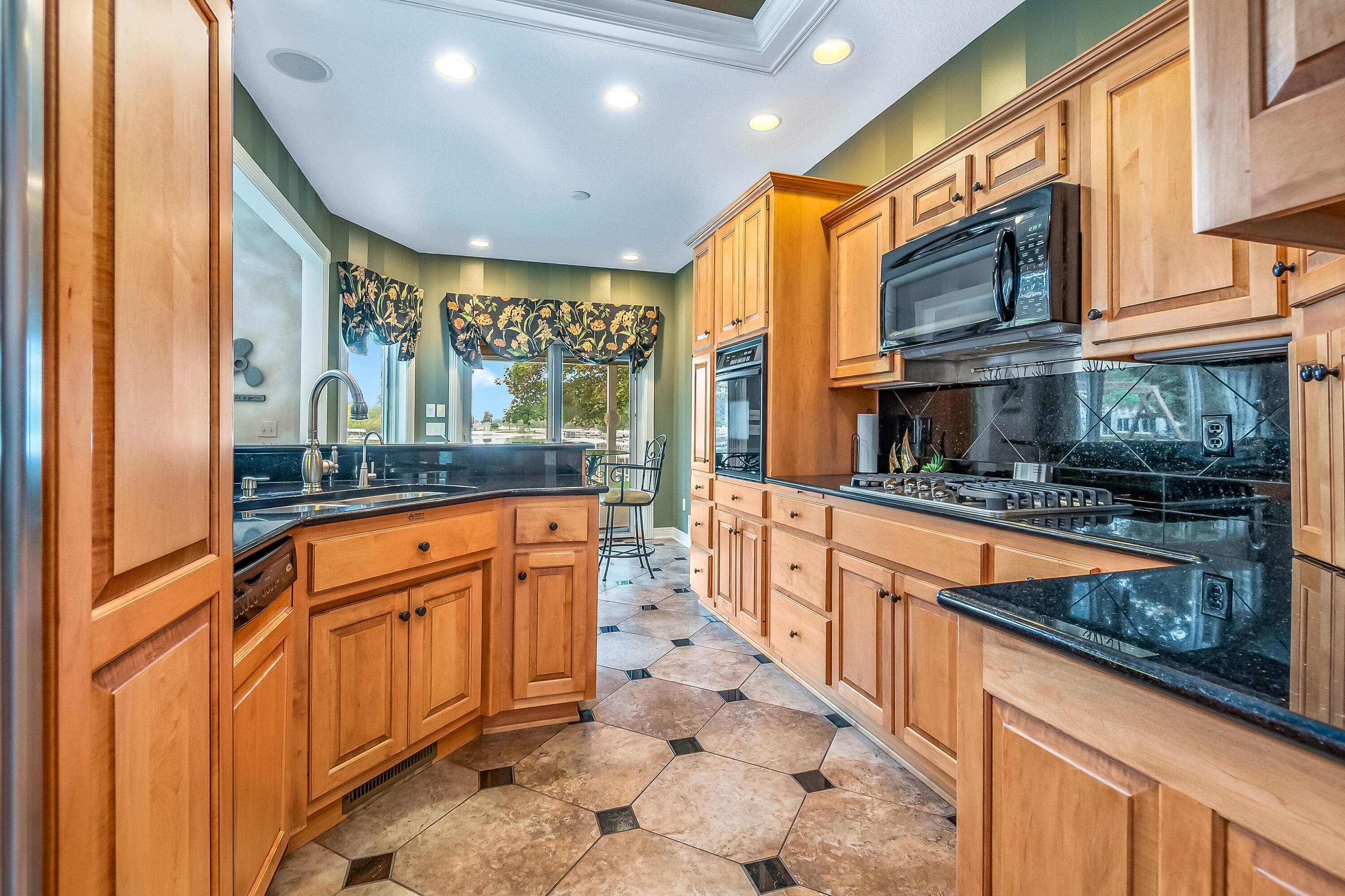724 Tomahawk Trail
