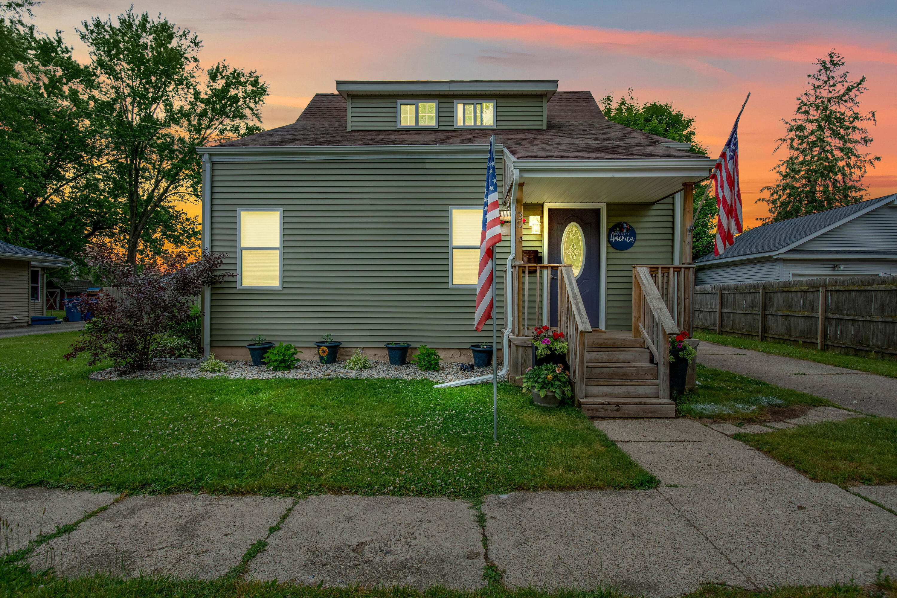 30 Pelton Ave.