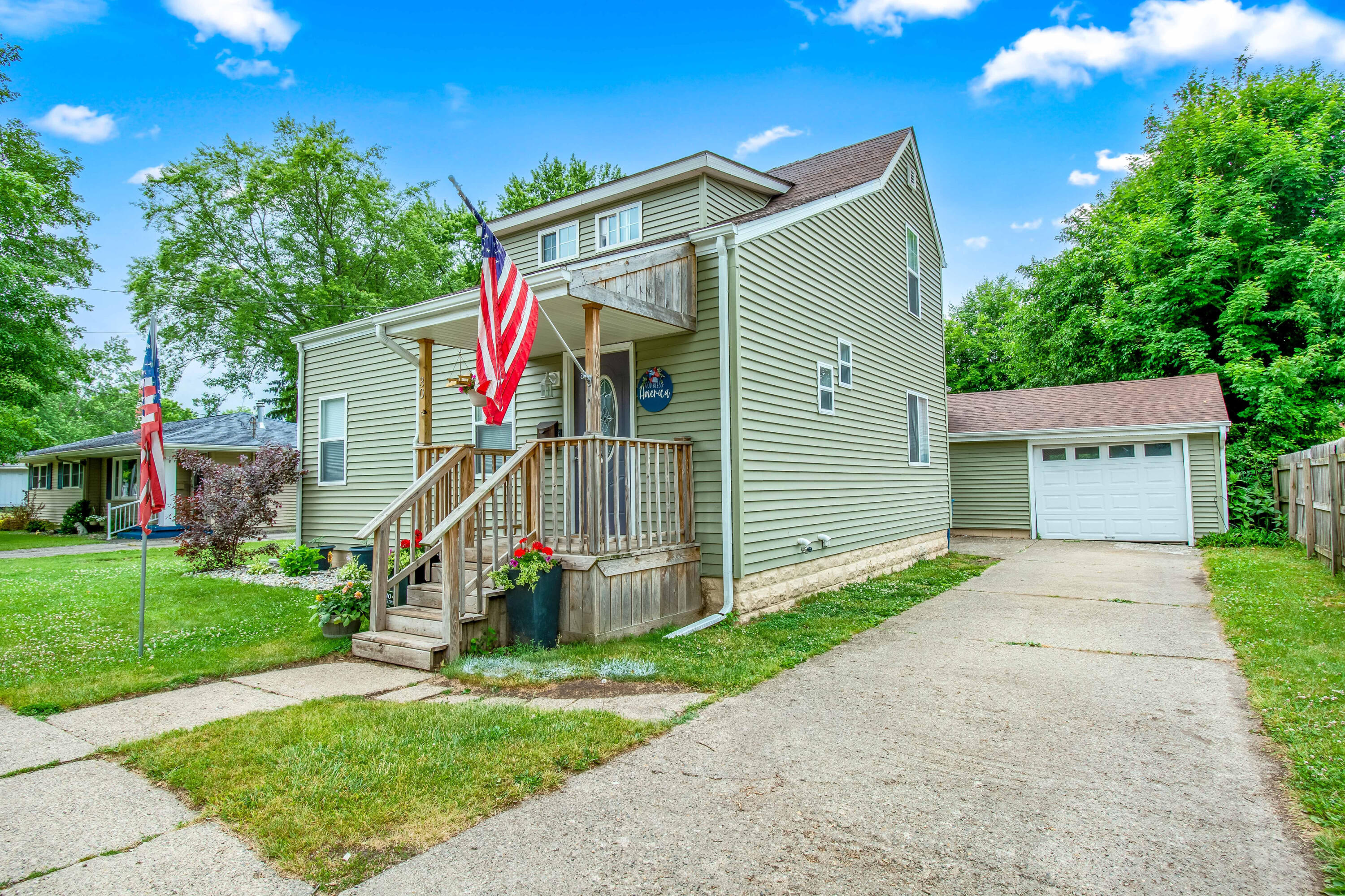 30 Pelton Ave.