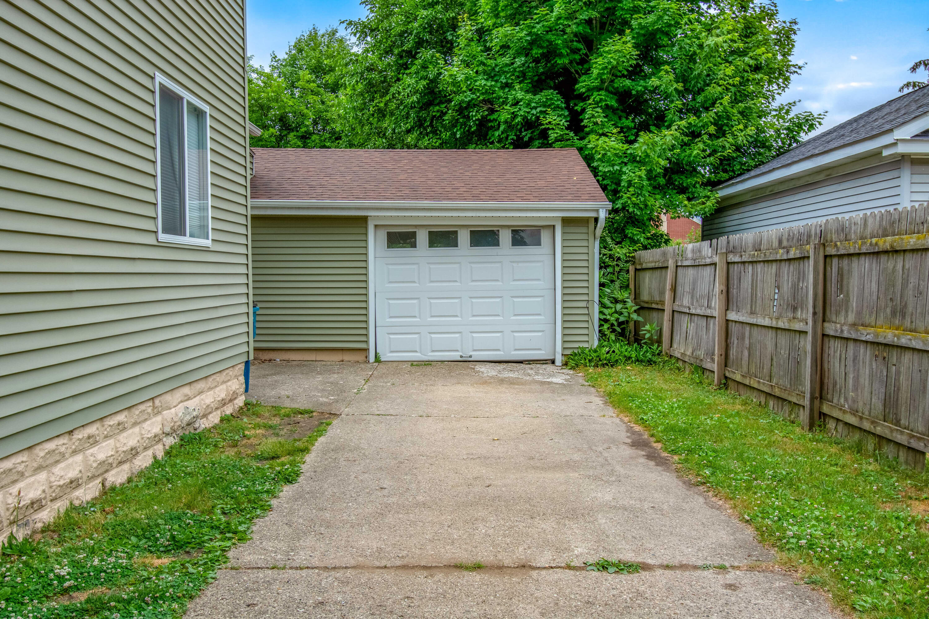 30 Pelton Ave.