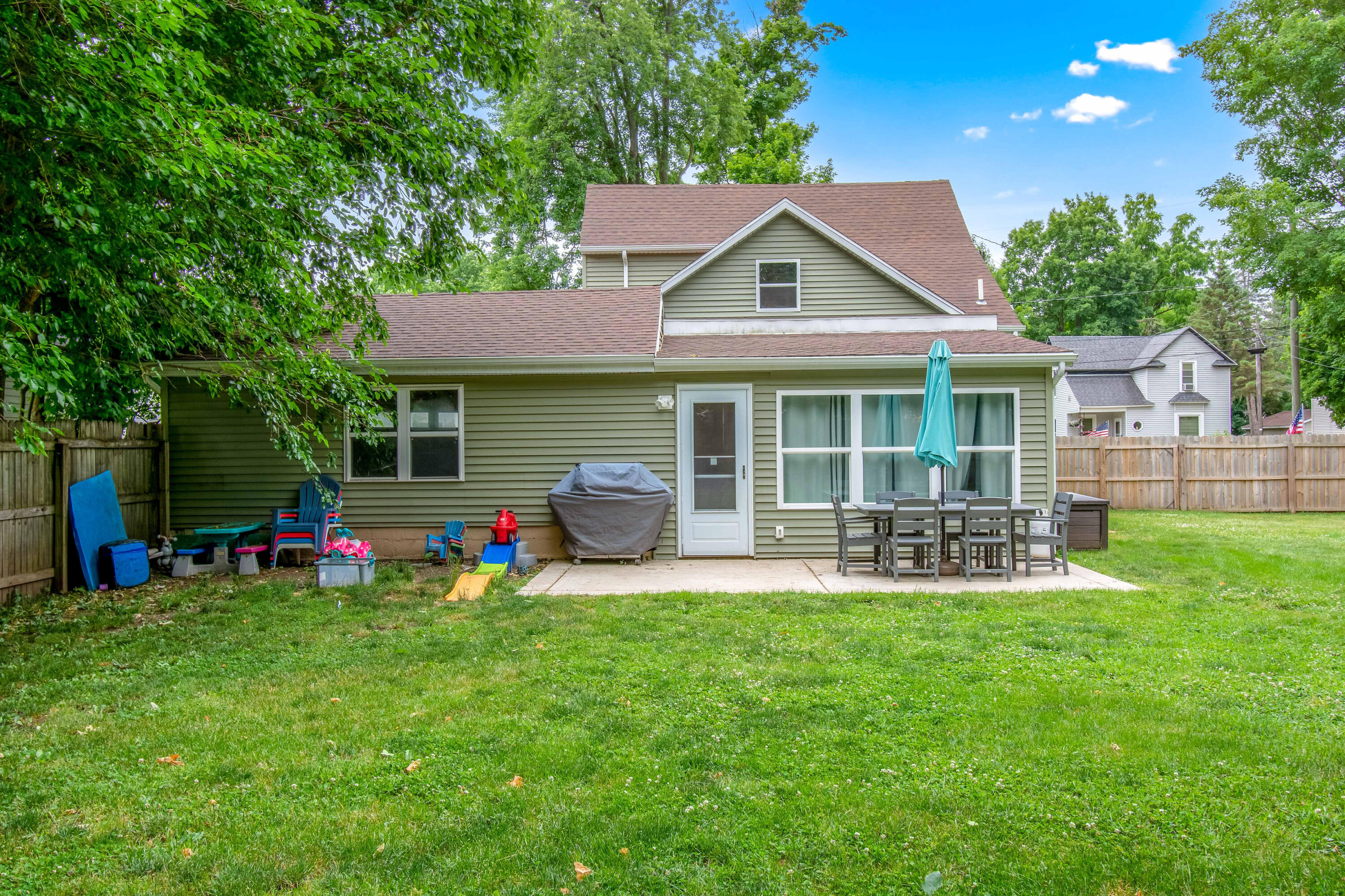 30 Pelton Ave.
