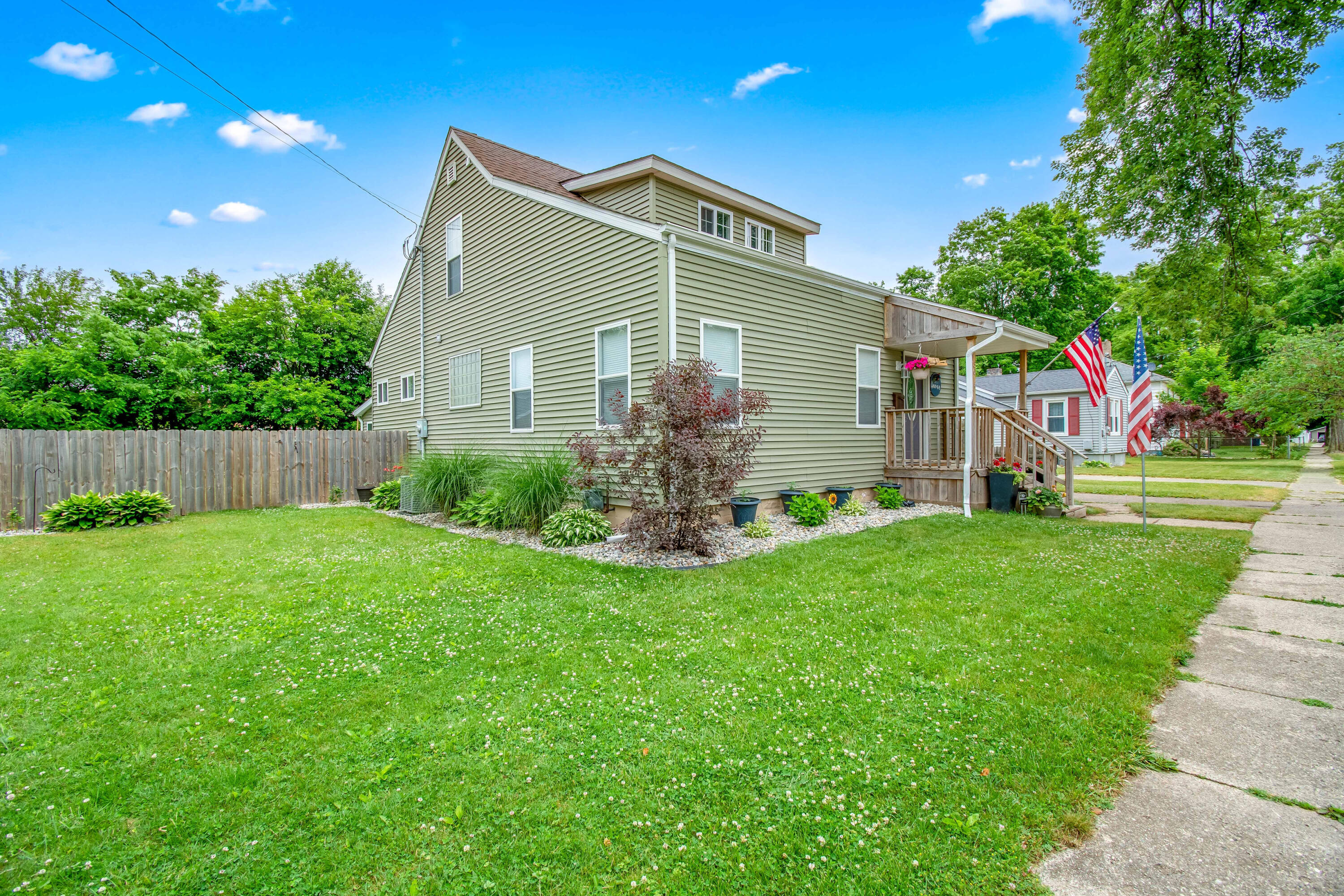 30 Pelton Ave.
