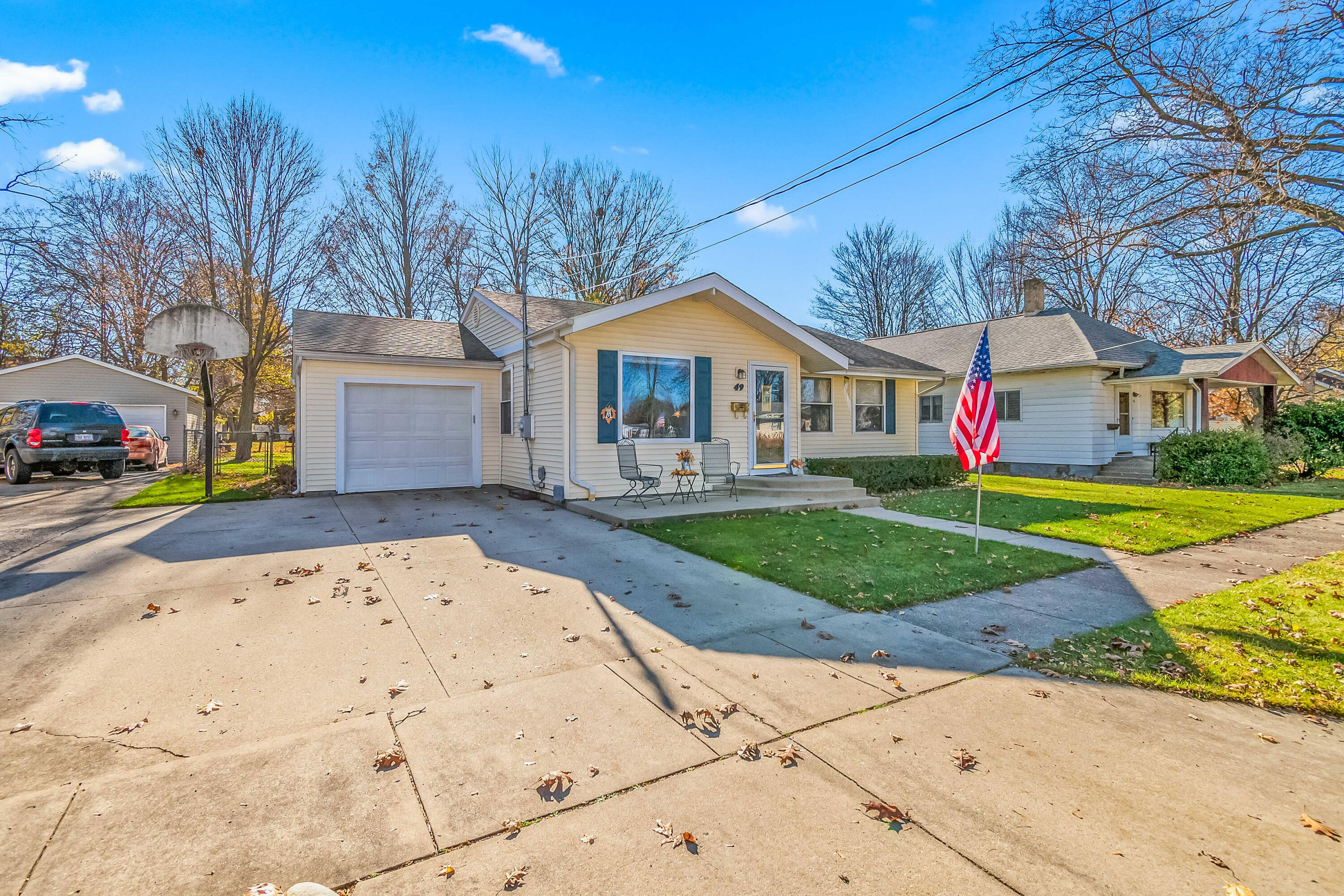 49 Pelton Ave.
