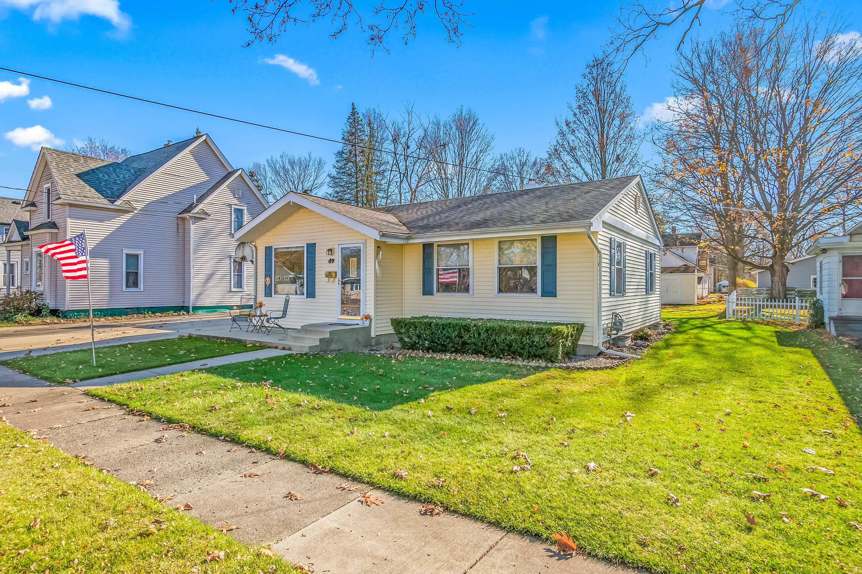 49 Pelton Ave.