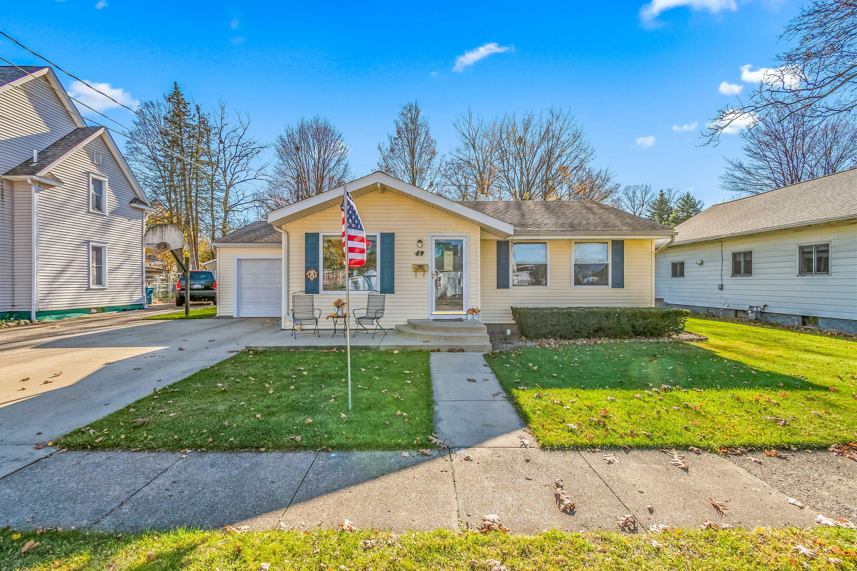 49 Pelton Ave.